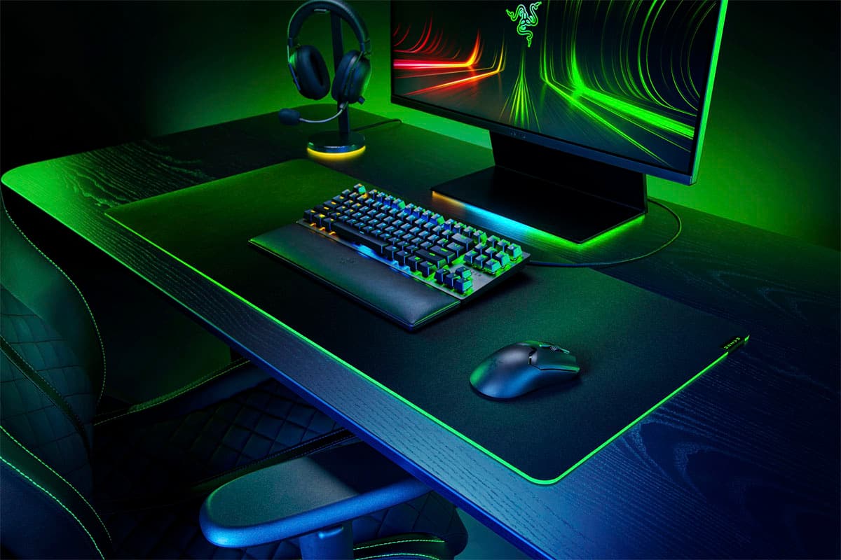 Razer Viper V2 Pro Wireless Gaming Mouse: 58g, 30K DPI Optical Sensor, 90  Hour Battery, USB-C - Black