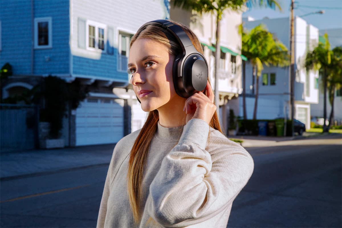 Alt View 15. Razer - Barracuda Pro Wireless Gaming Headset for PC, PS5, PS4, Switch, and Mobile - Black.