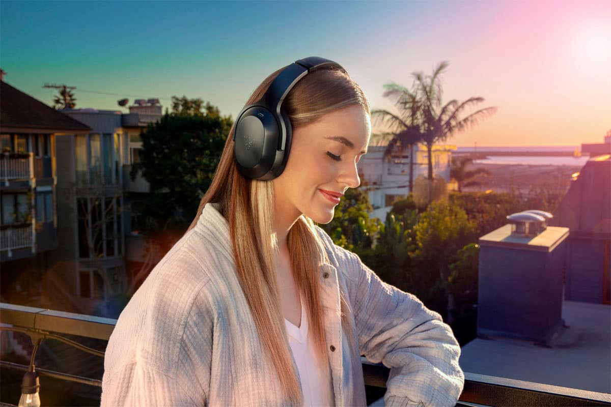 Alt View 17. Razer - Barracuda Pro Wireless Gaming Headset for PC, PS5, PS4, Switch, and Mobile - Black.