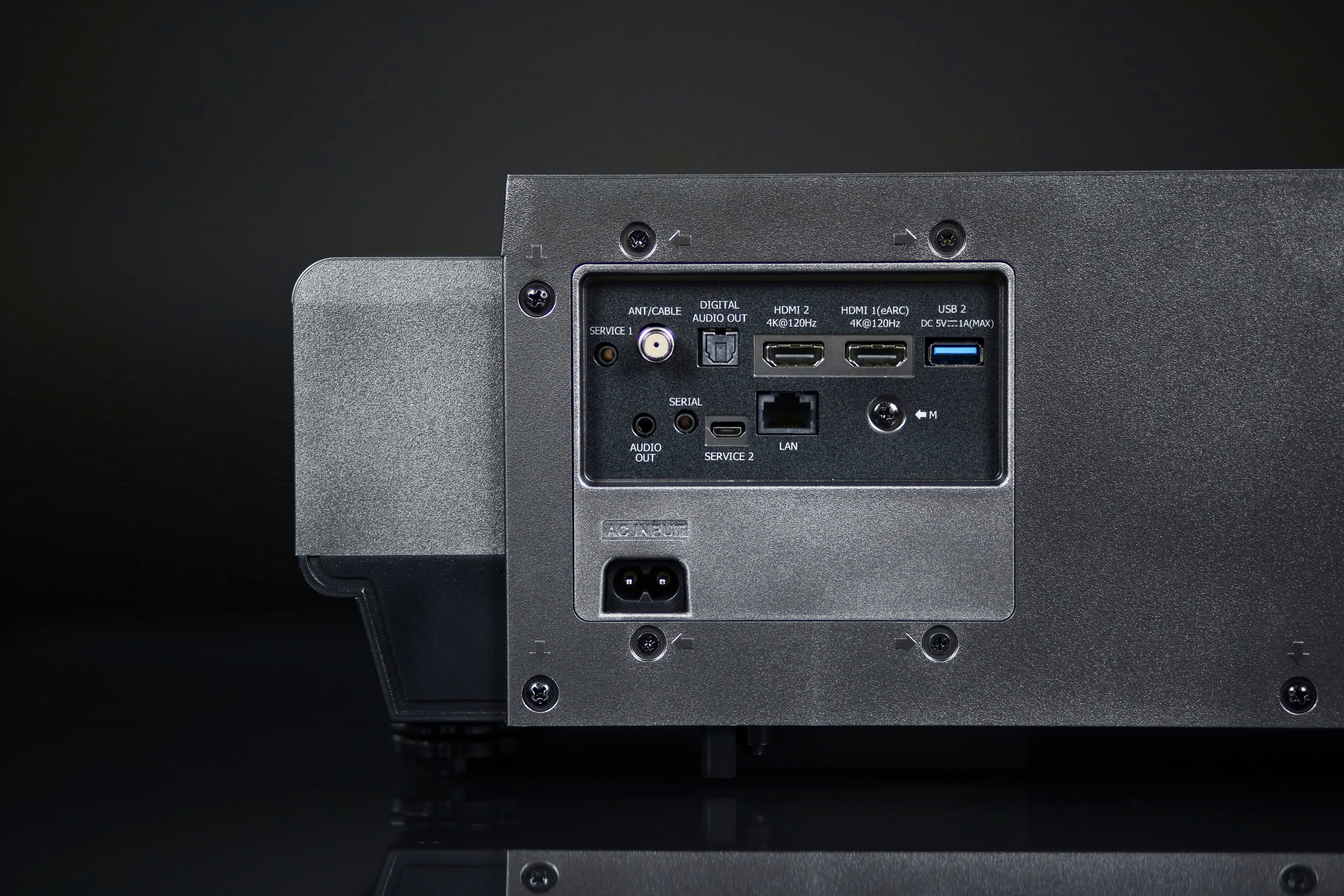 Hisense PX1-PRO 4K UHD - Proyector de triple láser UST de tiro ultra corto,  2200 lúmenes, Android TV, HDR10, 30W (estéreo) Dolby Atmos, Dolby Vision