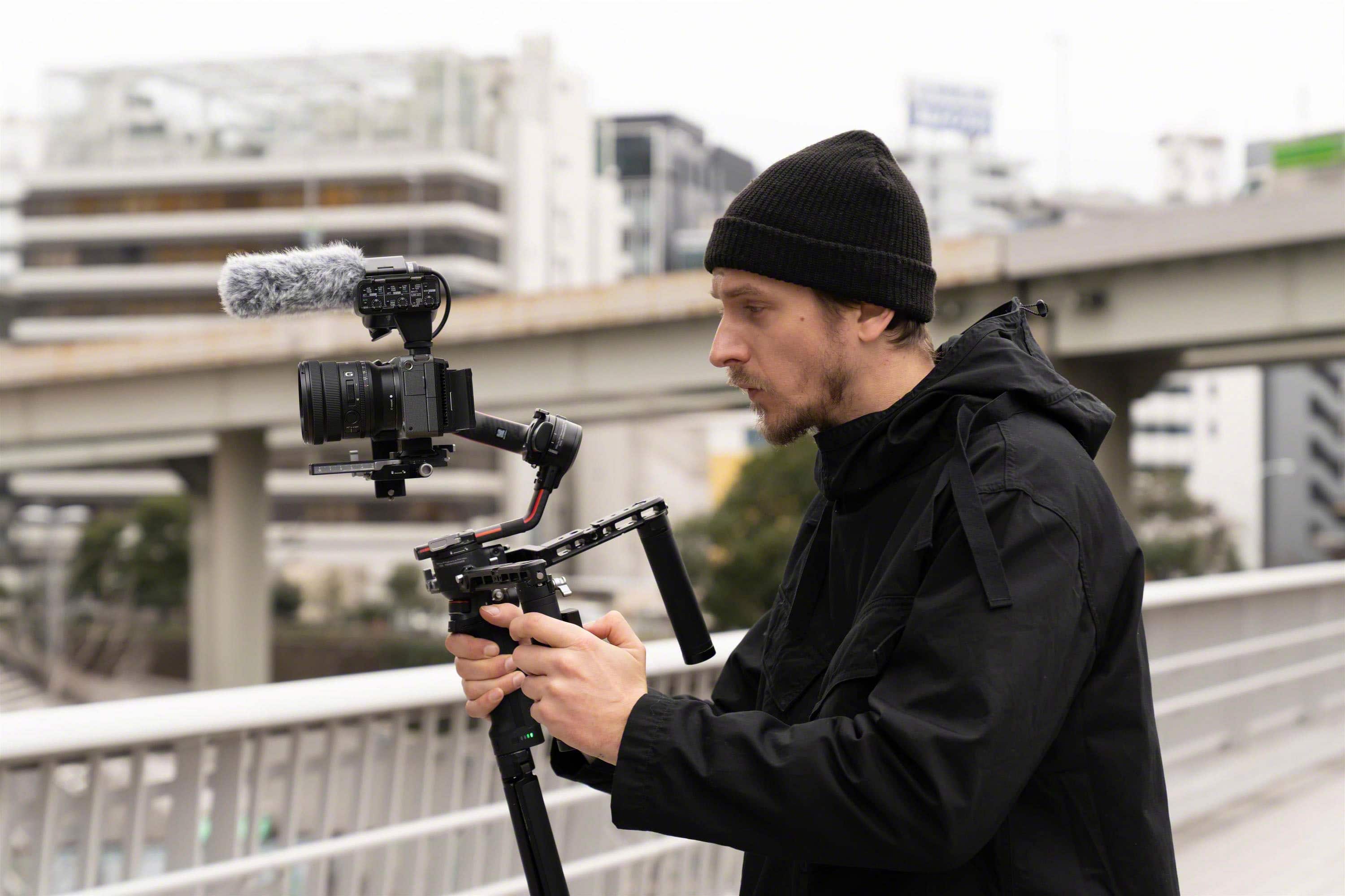 Alt View 19. Sony - Alpha FE PZ 16-35mm F4 G full-frame constant-aperture wide-angle power zoom G Lens - Black.