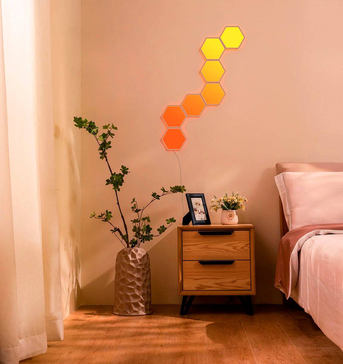 Angle. Govee - Hexa Wall Light Panels (7-panels) - Multi.