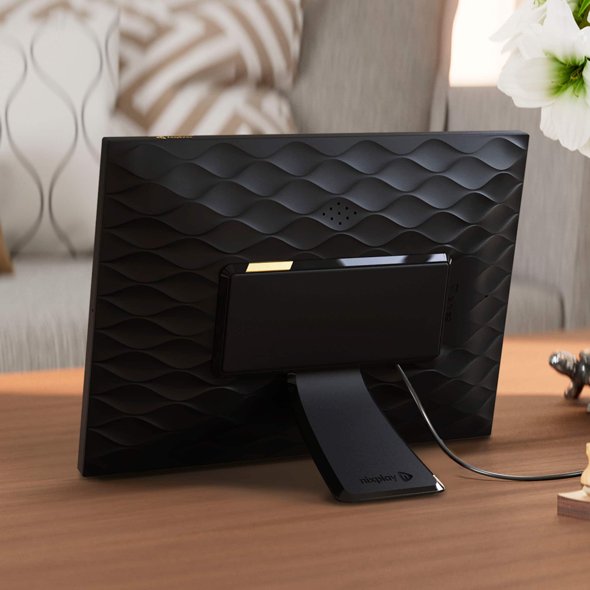 Alt View 12. Nixplay - W10P Touch Classic 10.1-inch LCD Smart Digital Photo Frame - Black - Classic Matte.