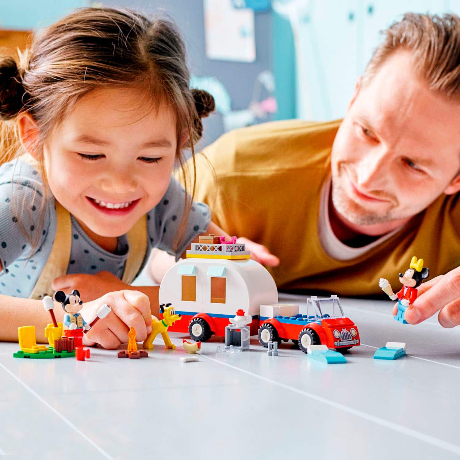 Angle. LEGO - Disney Mickey and Friends – Mickey Mouse and Minnie Mouse’s Camping Trip 10777.