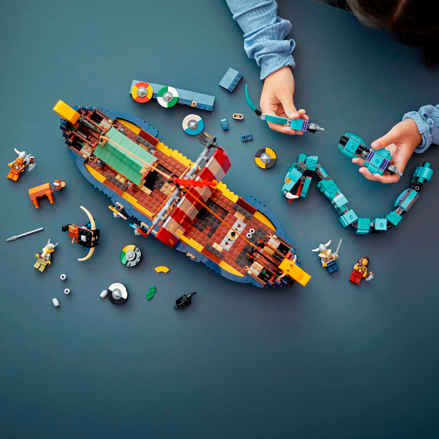 praktisk sælge mixer LEGO Creator Viking Ship and the Midgard Serpent 31132 6379831 - Best Buy