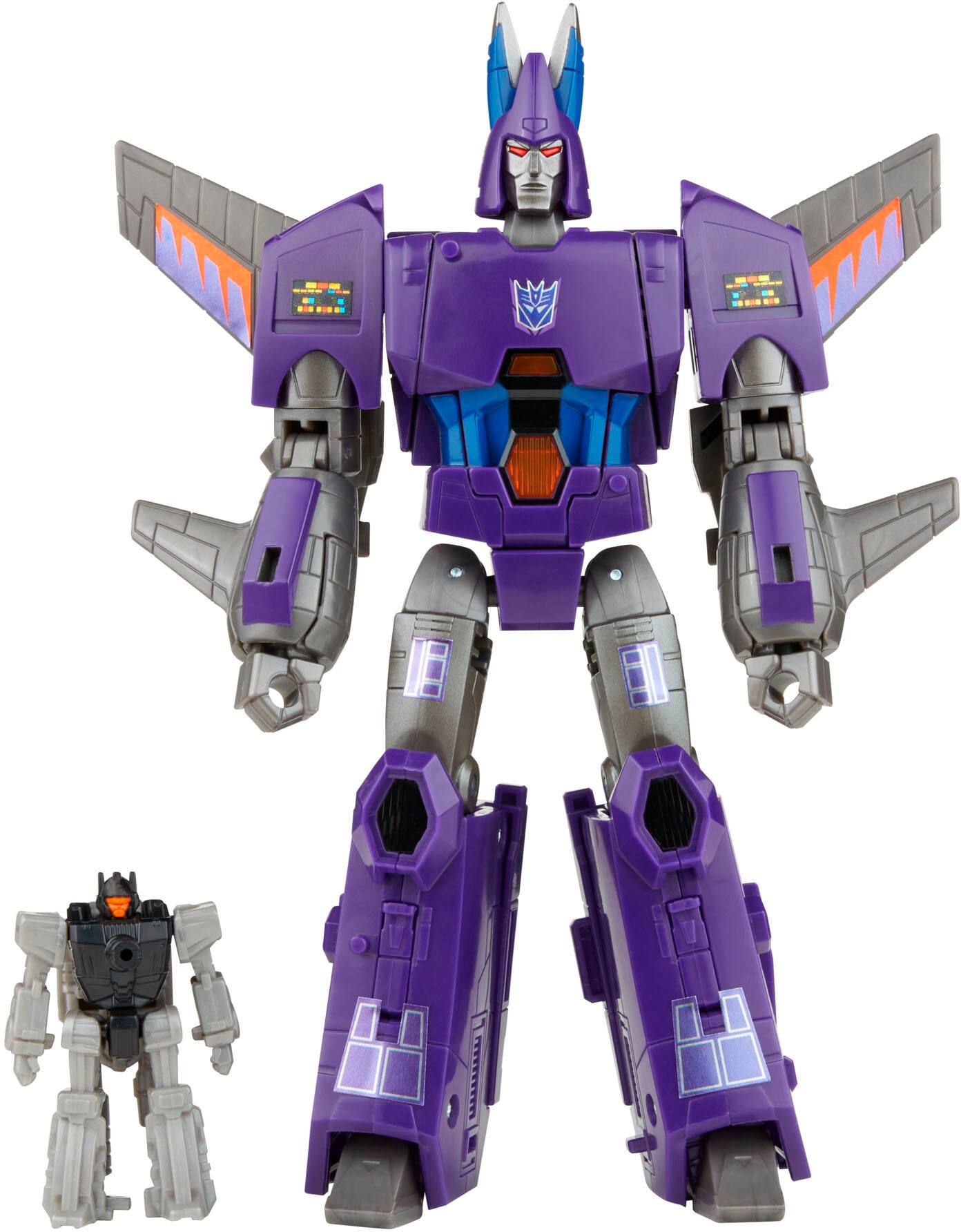 Front. Transformers - Transformers Generations Selects Voyager Cyclonus and Nightstick.