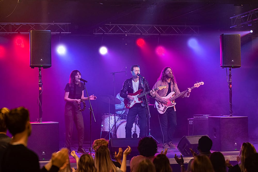 Alt View 14. JBL - EON715 15" Powered PA Speaker with Bluetooth - Black.