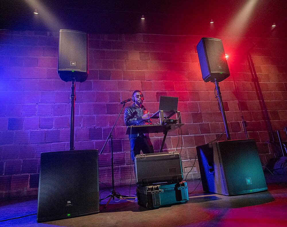 Alt View 25. JBL - EON715 15" Powered PA Speaker with Bluetooth - Black.