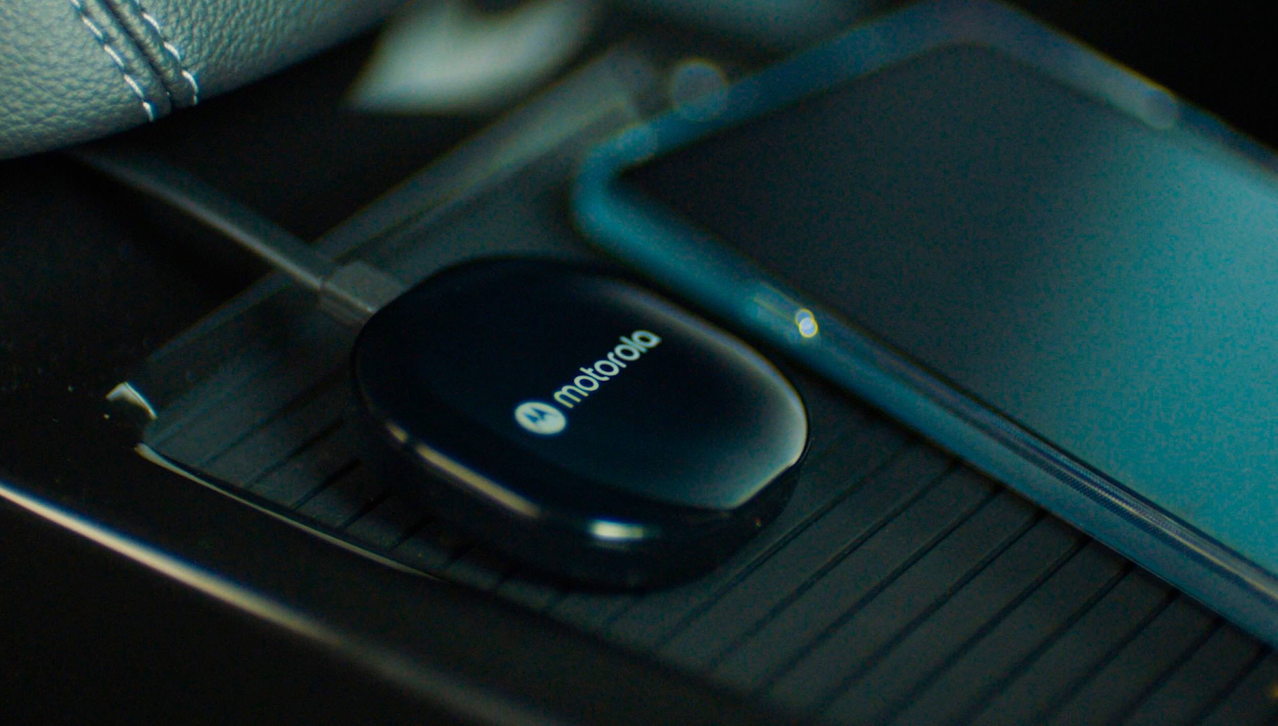 Alt View 21. Motorola - Wireless Car Adapter for Android Auto - Black.