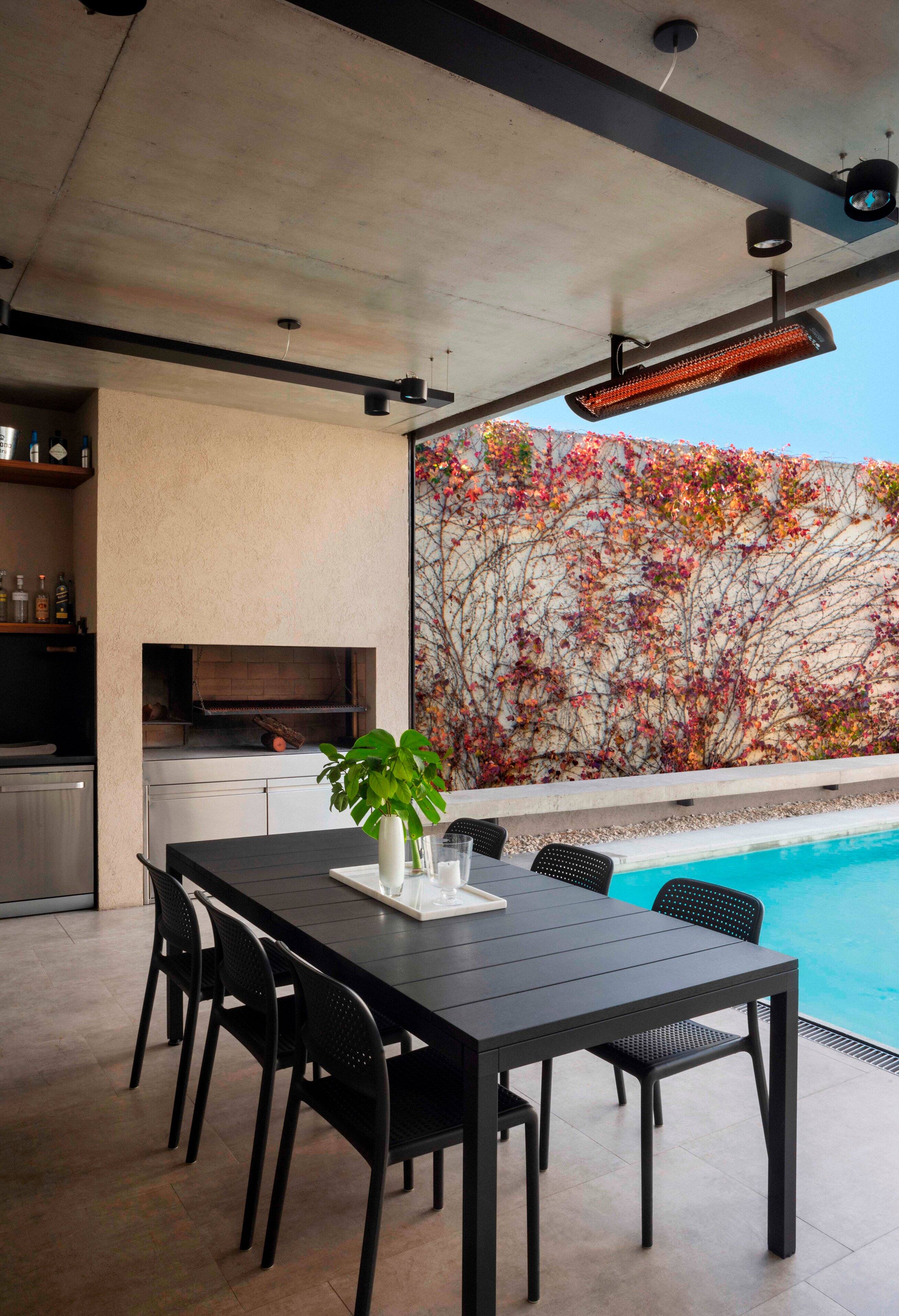 Alt View 12. Bromic Heating - Outdoor Heater - Tungsten Electric - 2000W - 220-240V - Black.