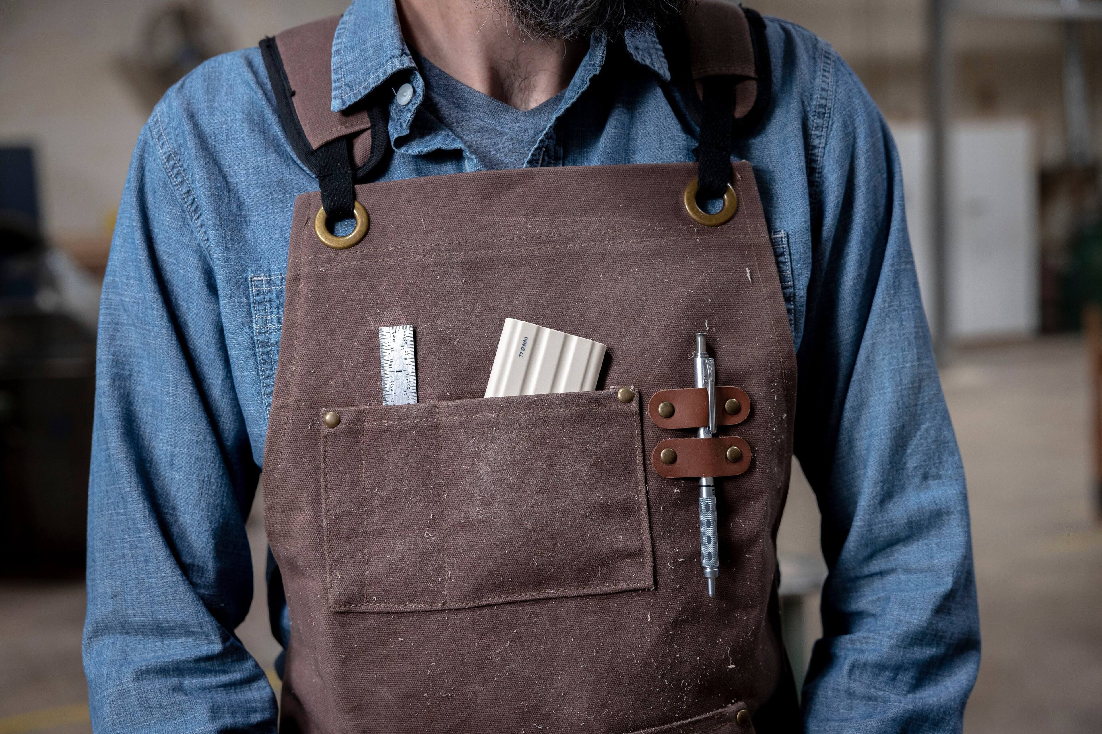 Alt View 17. Samsung - T7 Shield 2TB External USB 3.2 Gen 2 Rugged SSD IP65 Water Resistant - Beige.