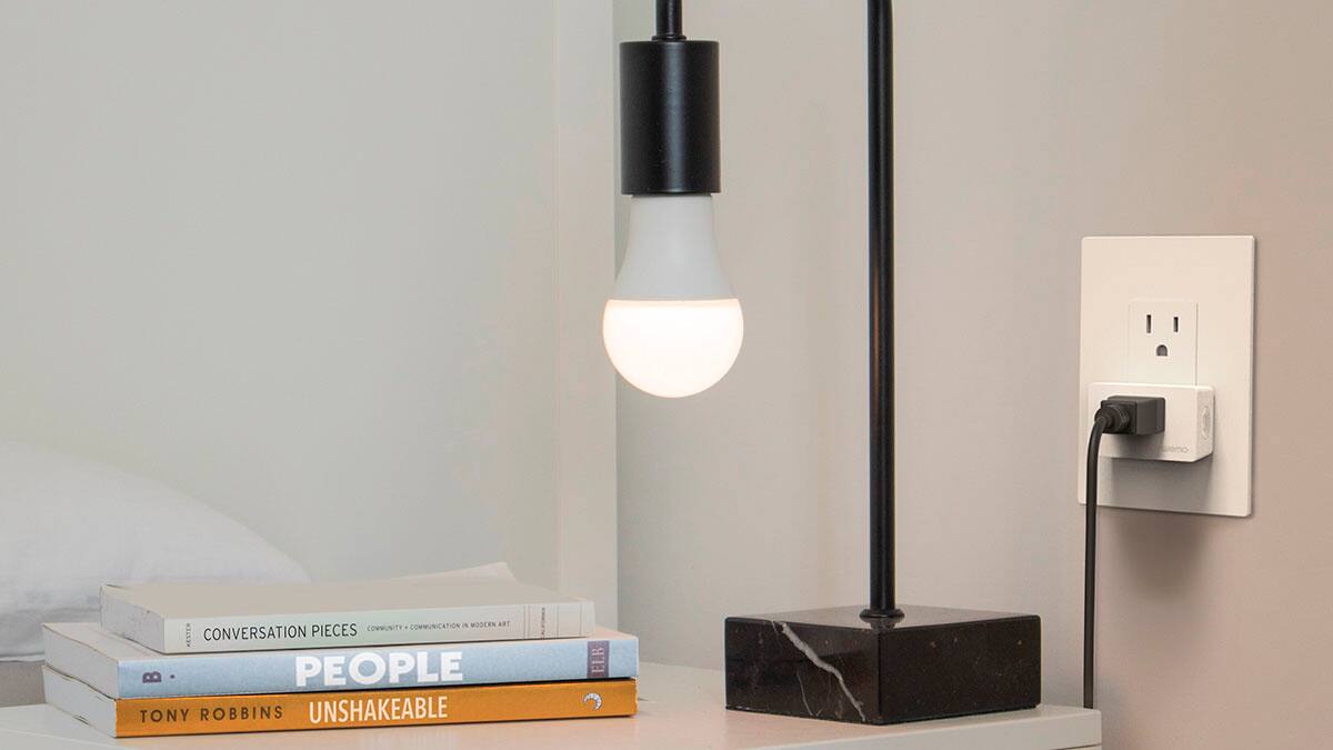 Alt View 19. WeMo - Smart Plug with Thread - White.