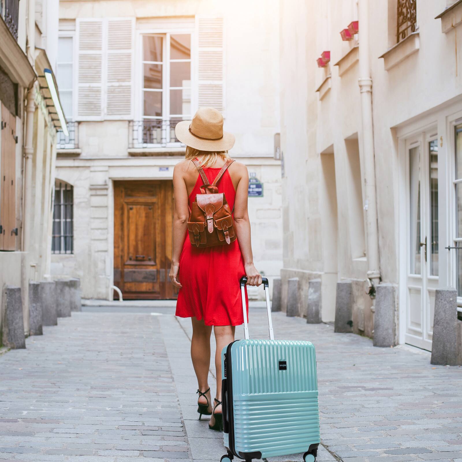 Angle. World Traveler - Tonal 2-Piece Lightweight Polycarbonate Hardside Expandable Spinner Luggage Set with TSA Lock (20" & 28") - Glacier.