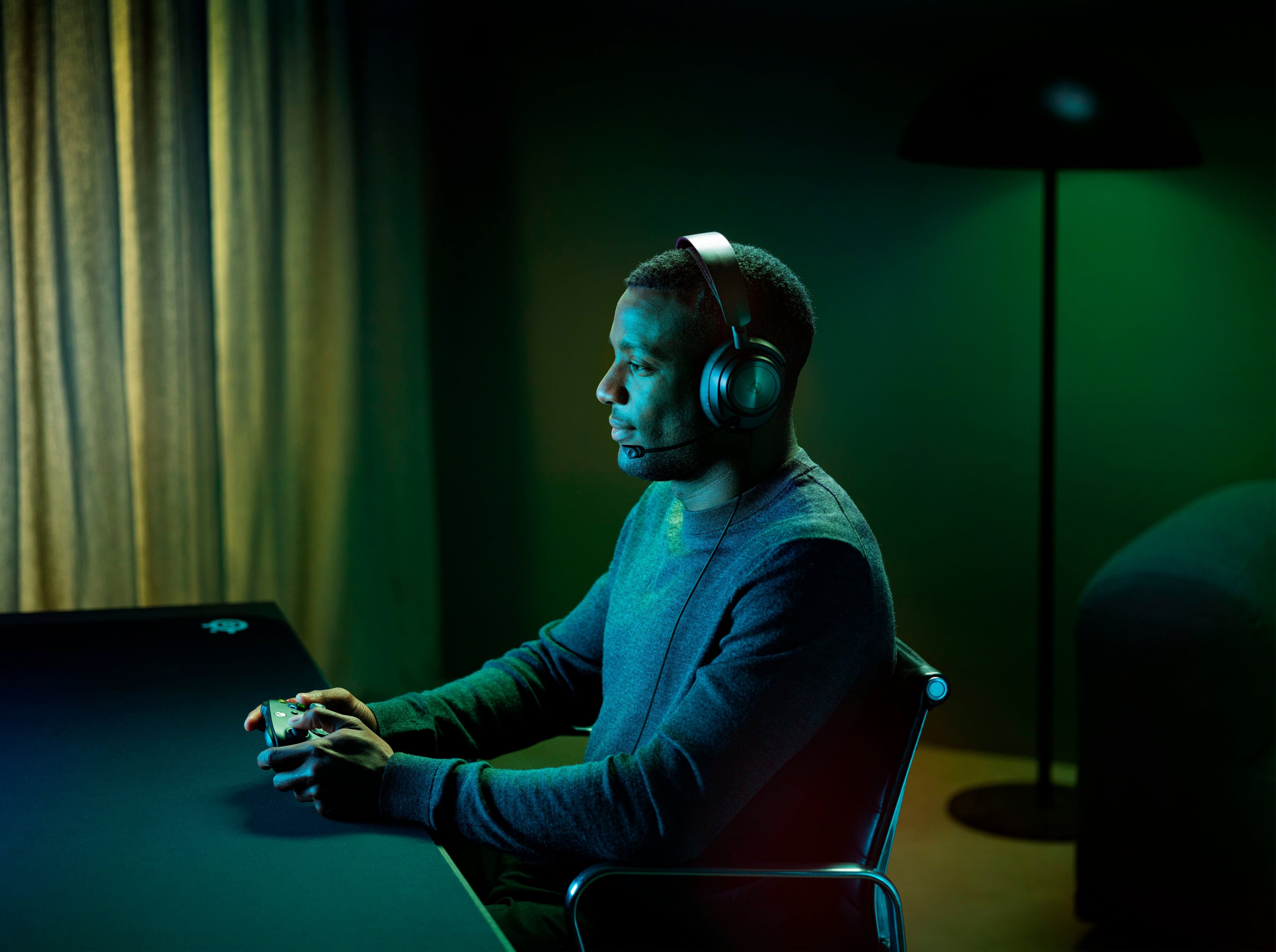 Alt View 22. SteelSeries - Arctis Nova Pro Wired Multi Gaming Headset for Xbox - Black.