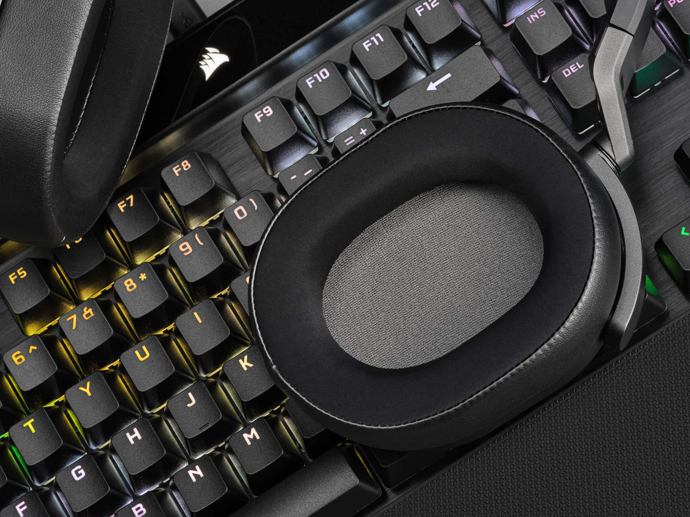 Corsair HS65 Surround Blanco - Auriculares Gaming. PC GAMING