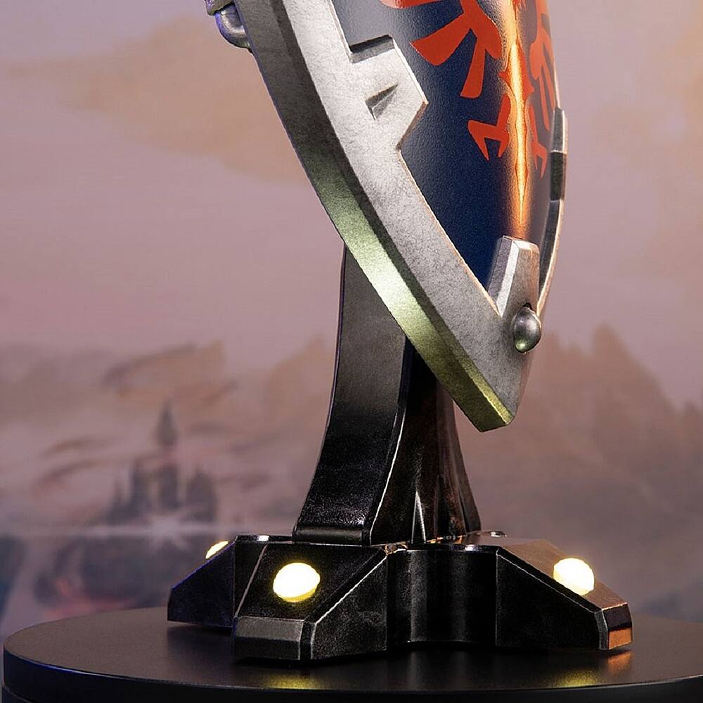Alt View 26. First 4 Figures - The Legend of Zelda: Breath of the Wild - Hylian Shield (Collector's Edition).