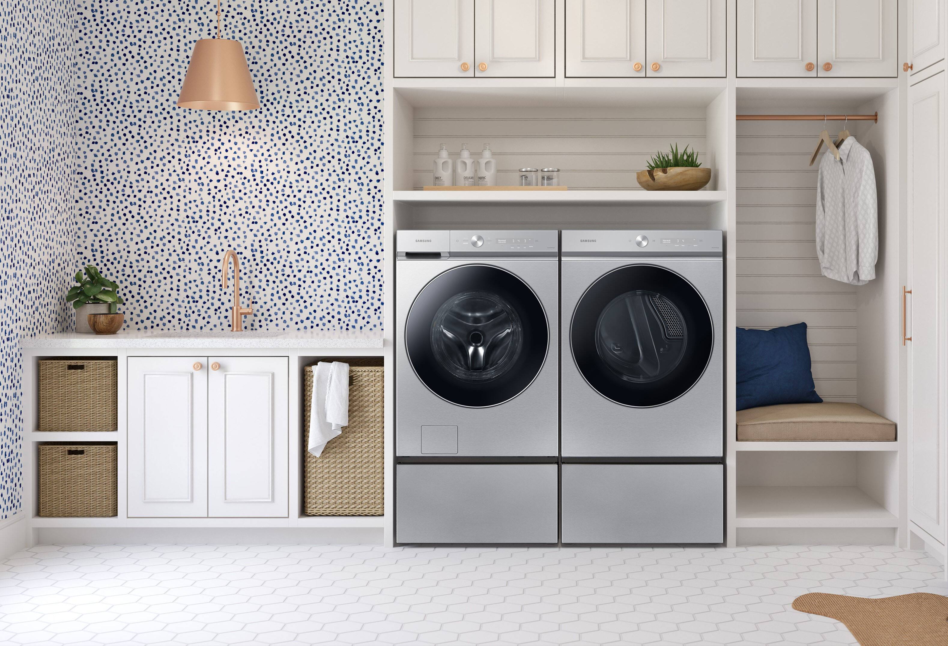 Alt View 24. Samsung - BESPOKE 7.6 Cu. Ft. Stackable Smart Gas Dryer with Steam and AI Optimal Dry - Silver Steel.