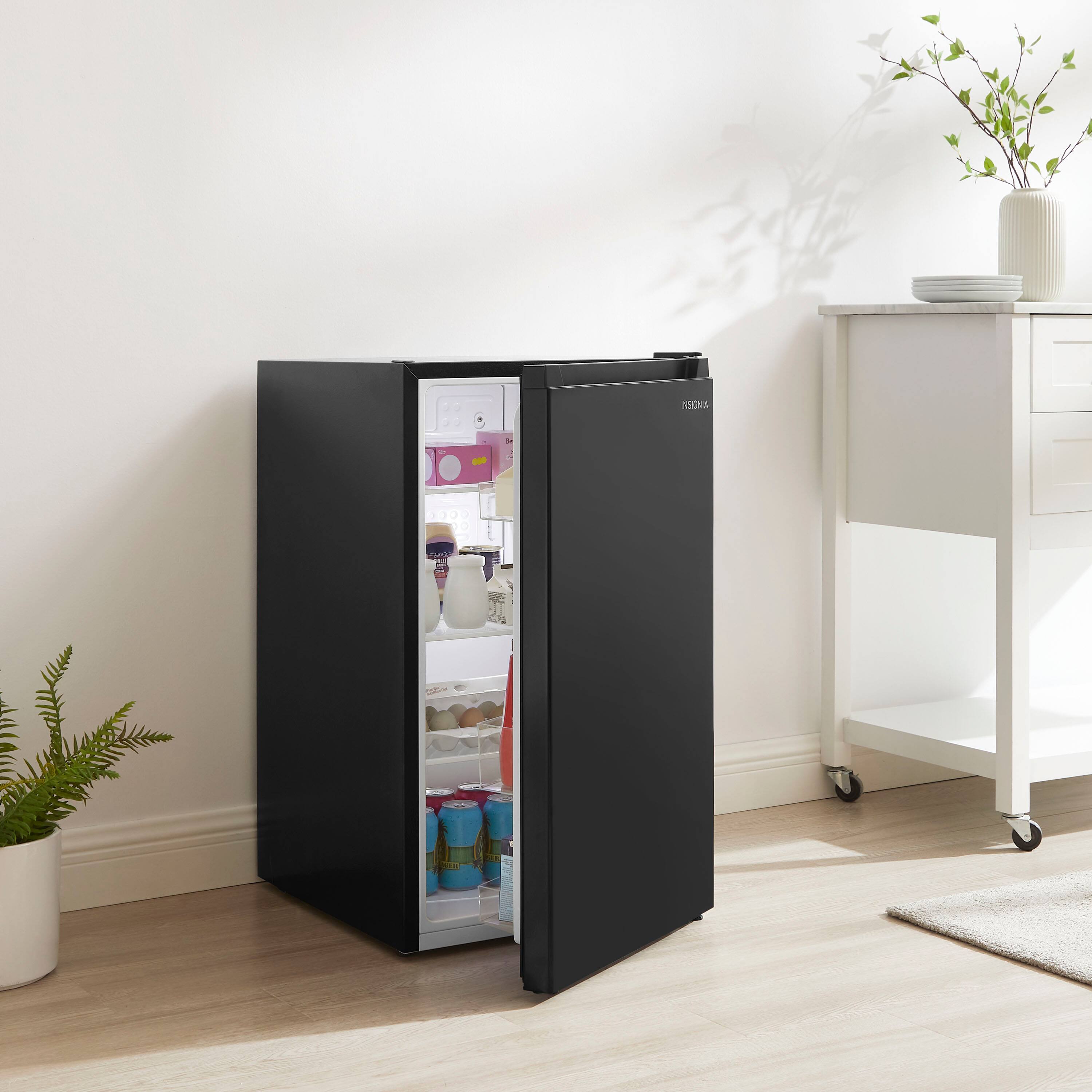 Alt View 14. Insignia™ - 4.4 Cu. Ft. Mini Fridge with ENERGY STAR Certification - Black.