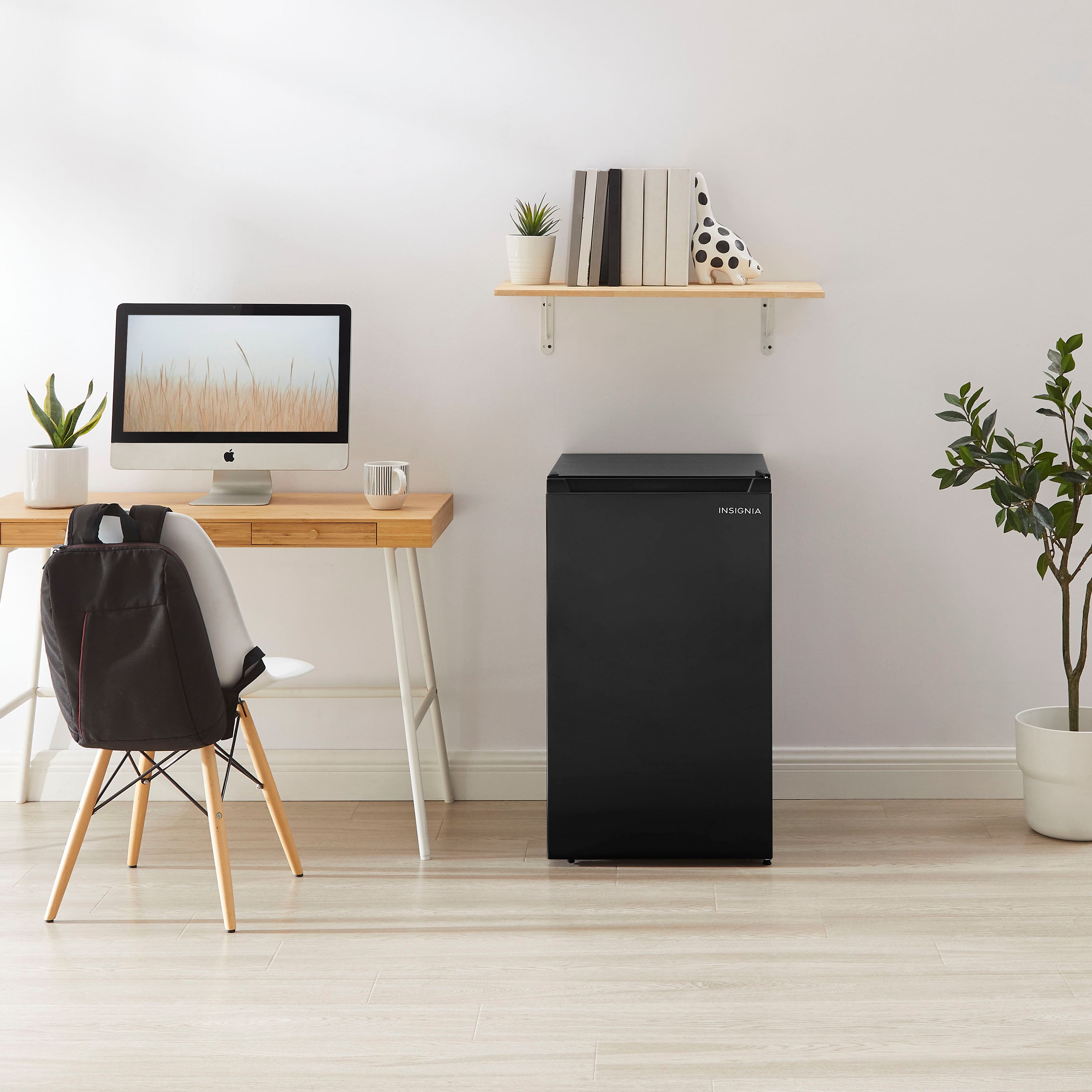 Alt View 15. Insignia™ - 4.4 Cu. Ft. Mini Fridge with ENERGY STAR Certification - Black.