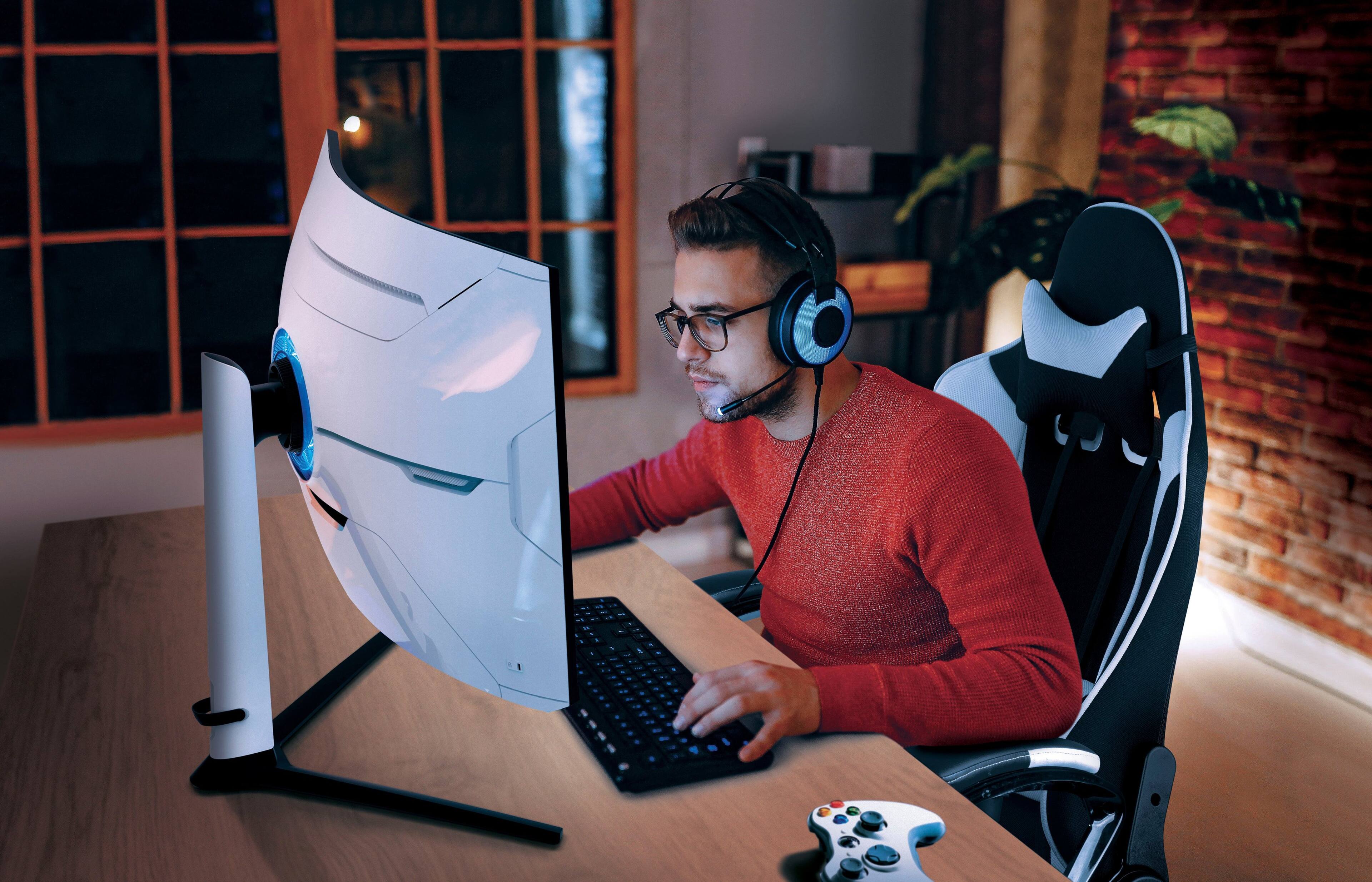 Alt View 36. Samsung - 32" Odyssey Neo G8 Curved 4K UHD FreeSync Premium Pro & G-Sync Compatible  240Hz 1ms Gaming Monitor - Black.