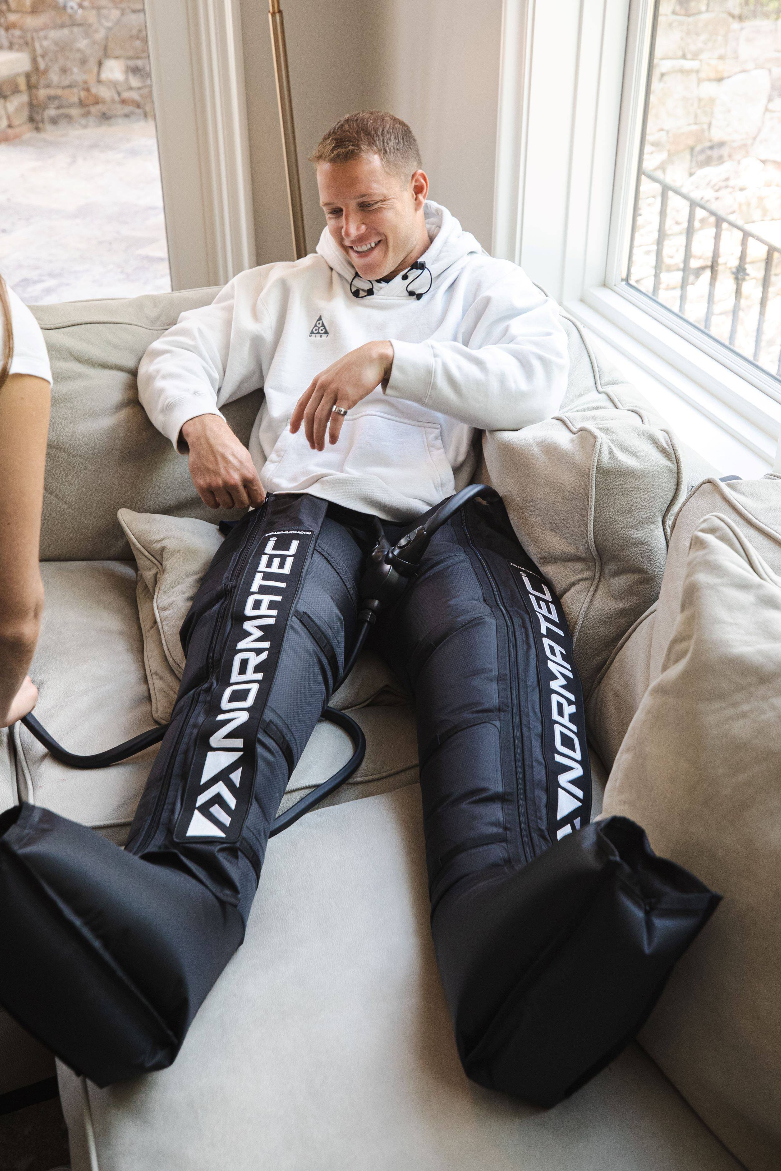 Alt View 19. Hyperice - Normatec 3 Legs System - Black.
