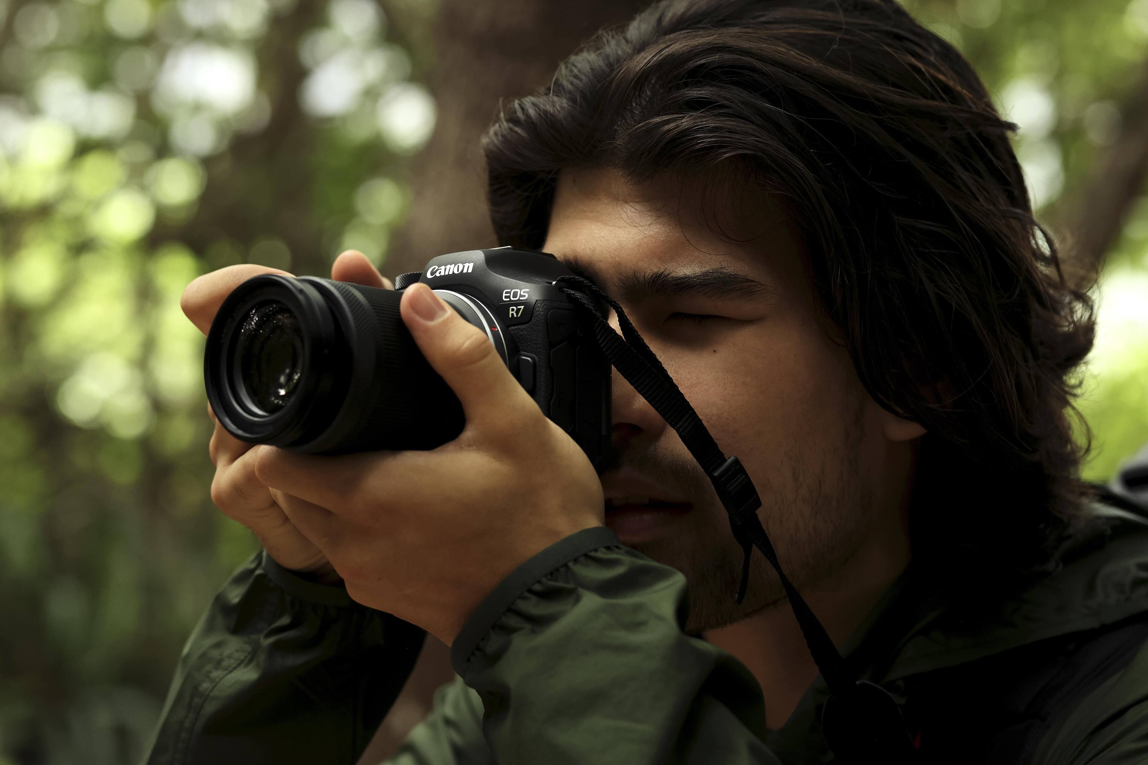 Alt View 19. Canon - EOS R7 Mirrorless Camera (Body Only) - Black.