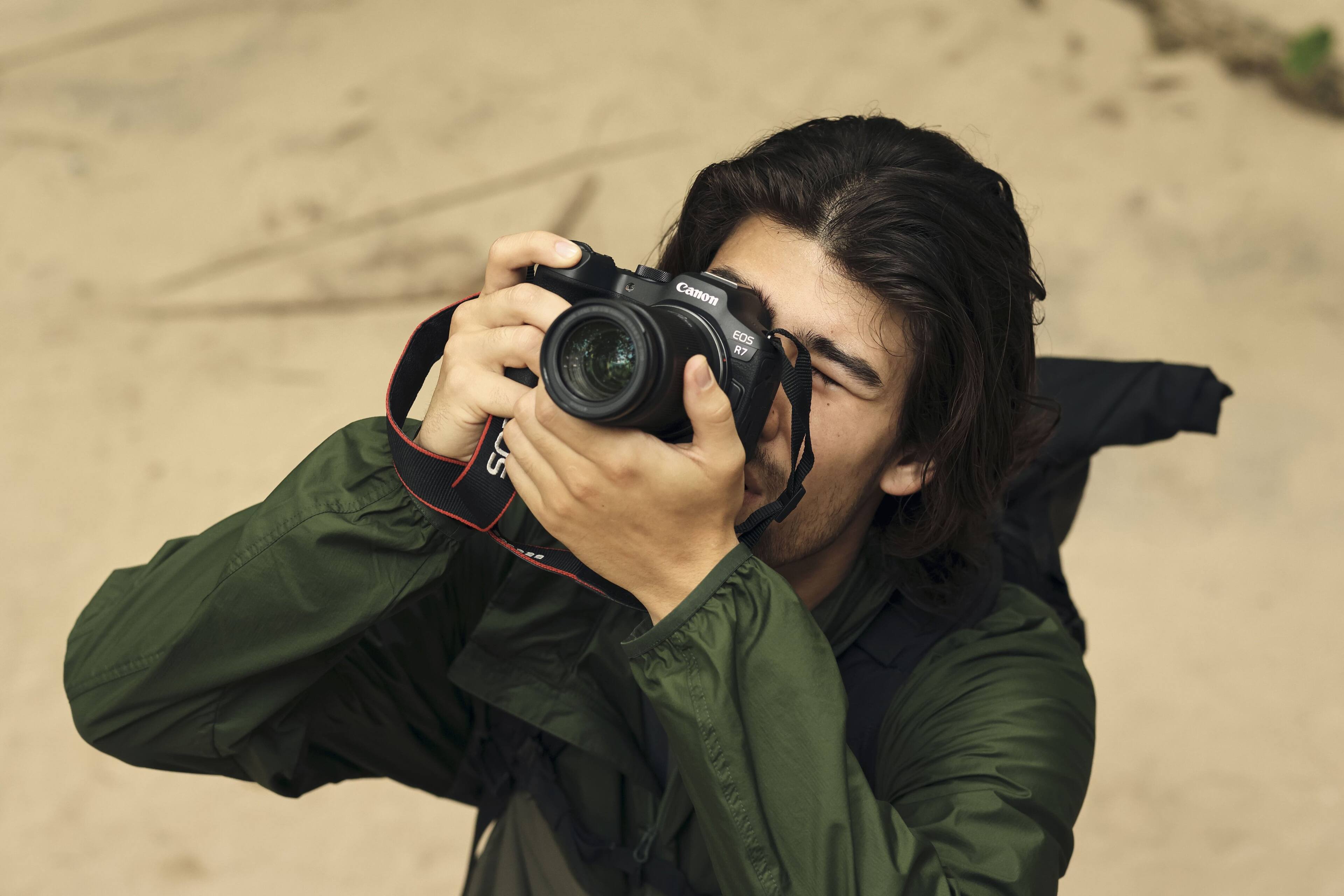 Alt View 22. Canon - EOS R7 Mirrorless Camera (Body Only) - Black.