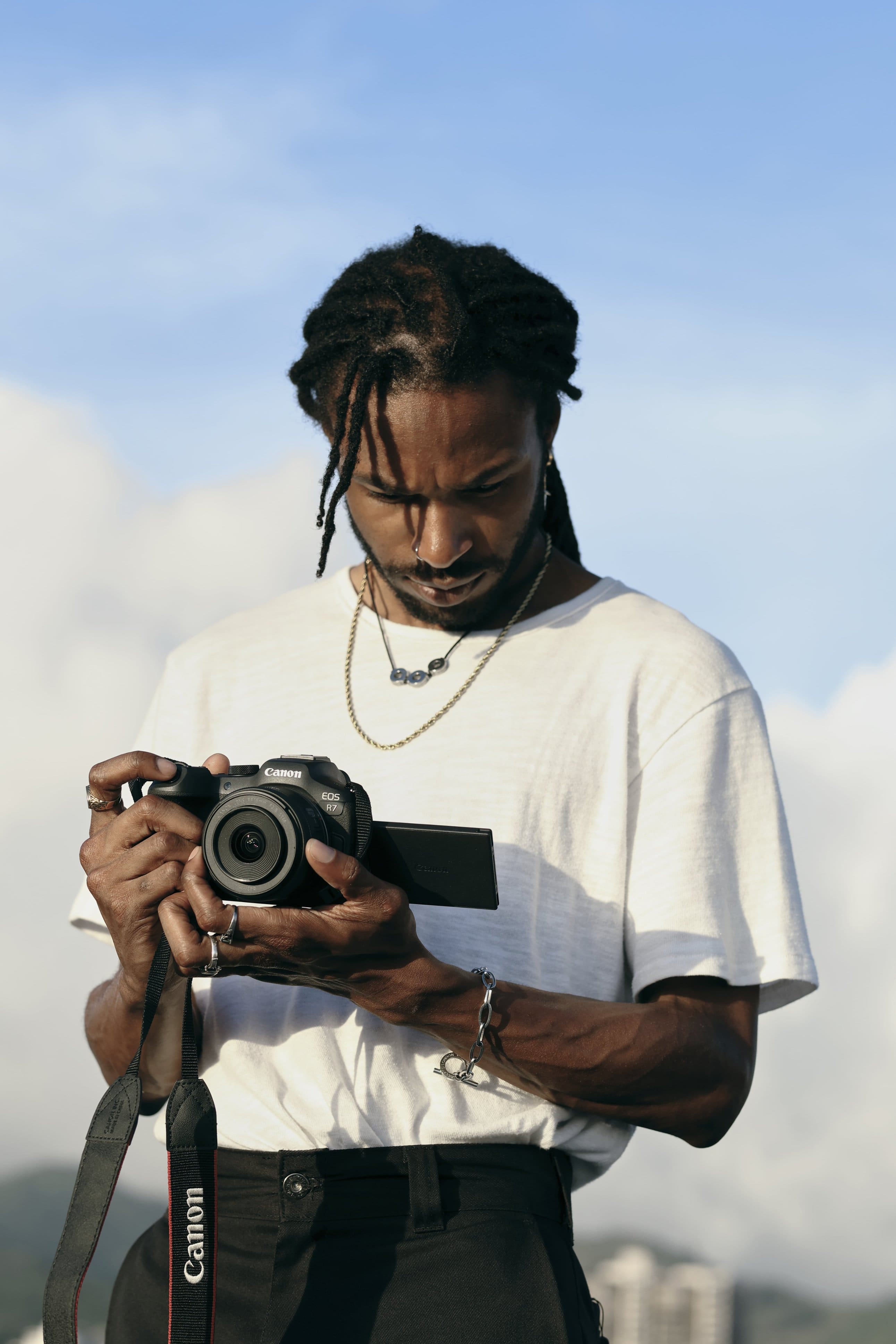 Alt View 29. Canon - EOS R7 Mirrorless Camera (Body Only) - Black.