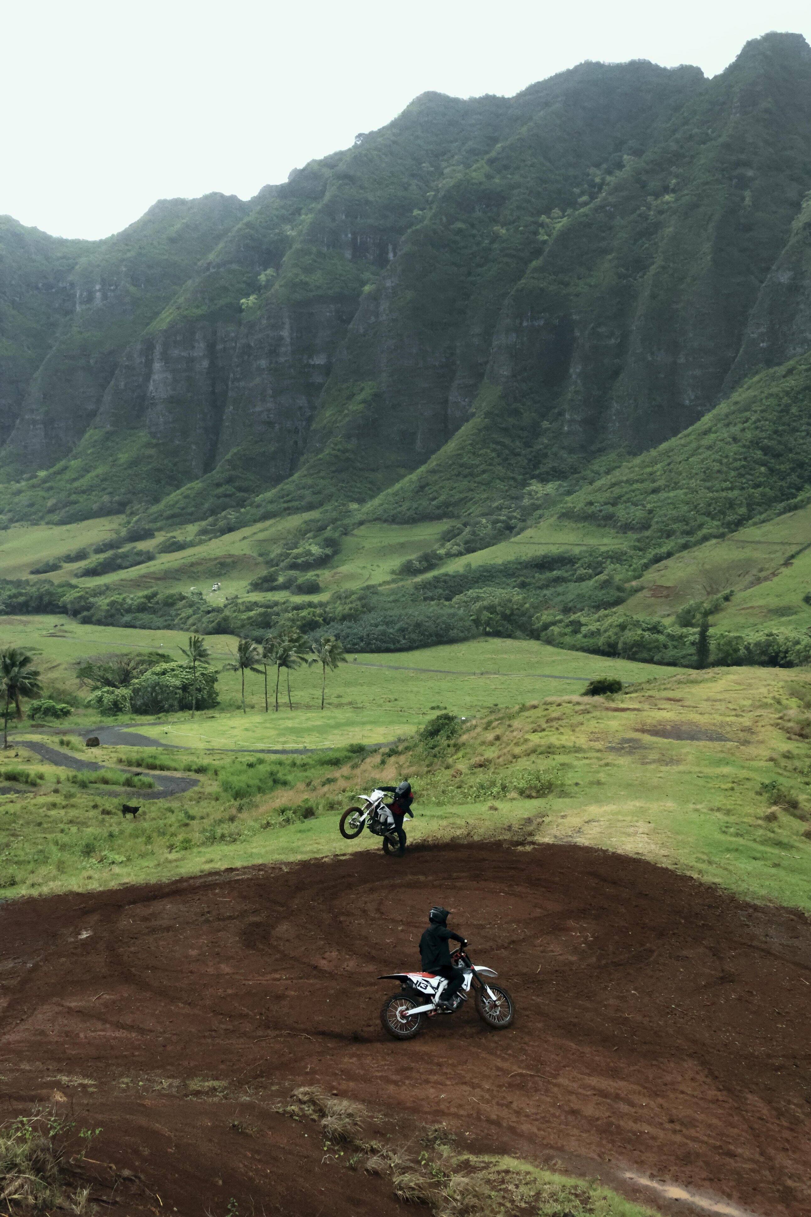 Alt View 37. Canon - EOS R7 Mirrorless Camera (Body Only) - Black.