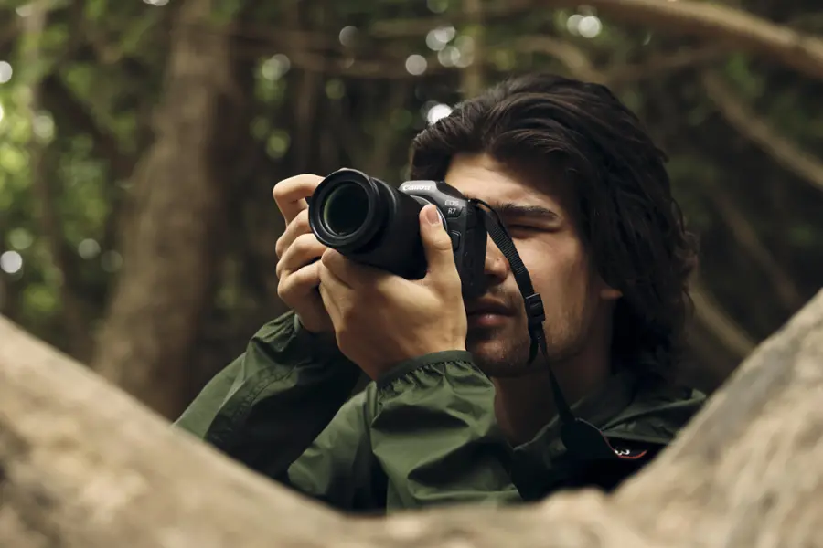 Alt View 24. Canon - EOS R7 Mirrorless Camera with RF-S 18-150mm f/3.5-6.3 IS STM Lens - Black.