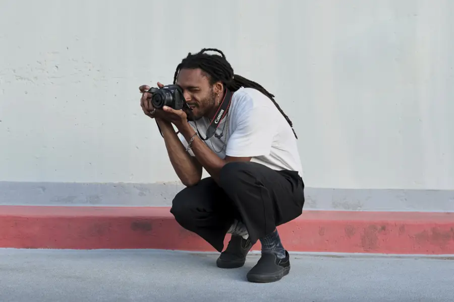 Alt View 25. Canon - EOS R7 Mirrorless Camera with RF-S 18-150mm f/3.5-6.3 IS STM Lens - Black.