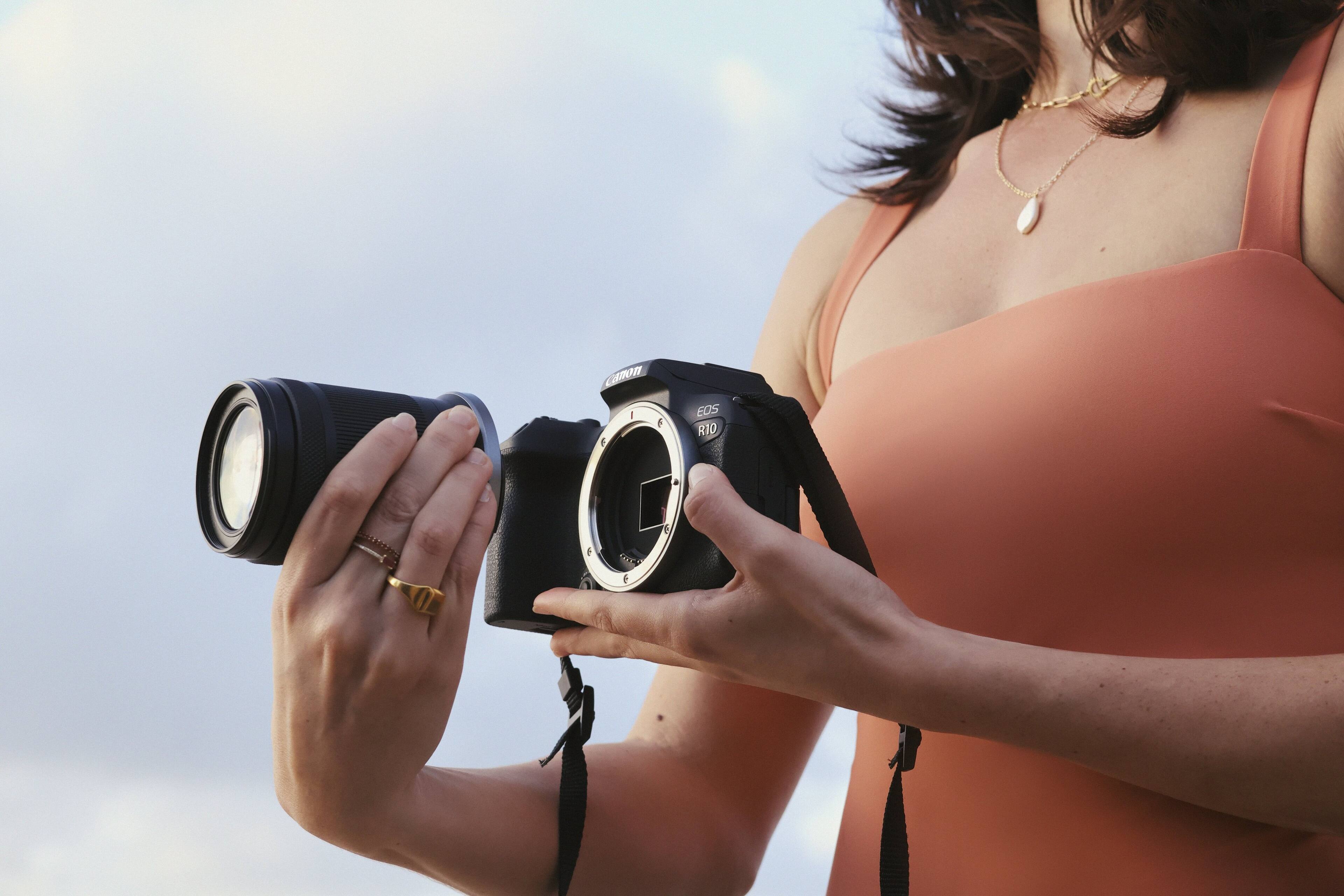 Alt View 12. Canon - EOS R10 Mirrorless Camera (Body Only) - Black.