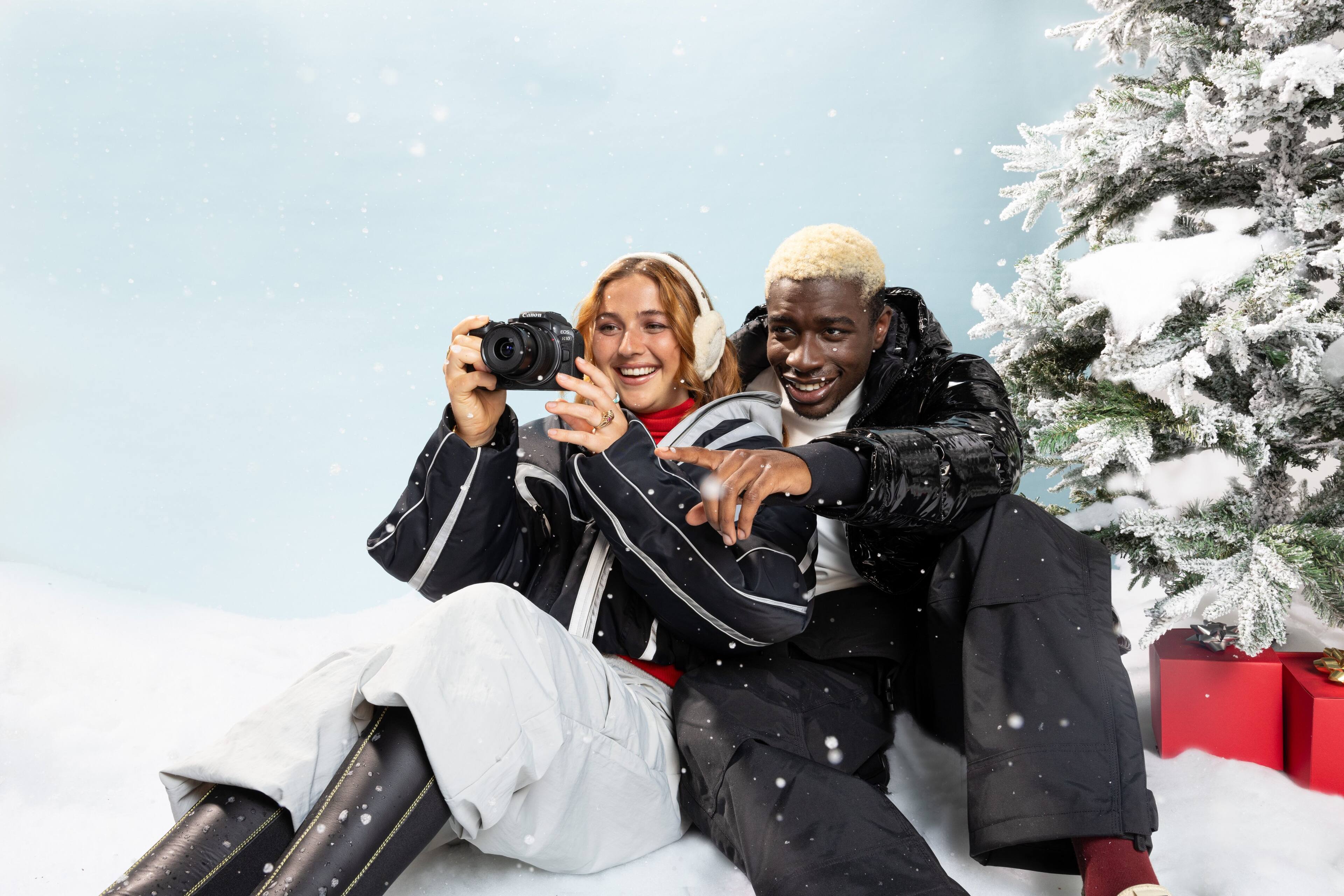 Alt View 26. Canon - EOS R10 Mirrorless Camera (Body Only) - Black.