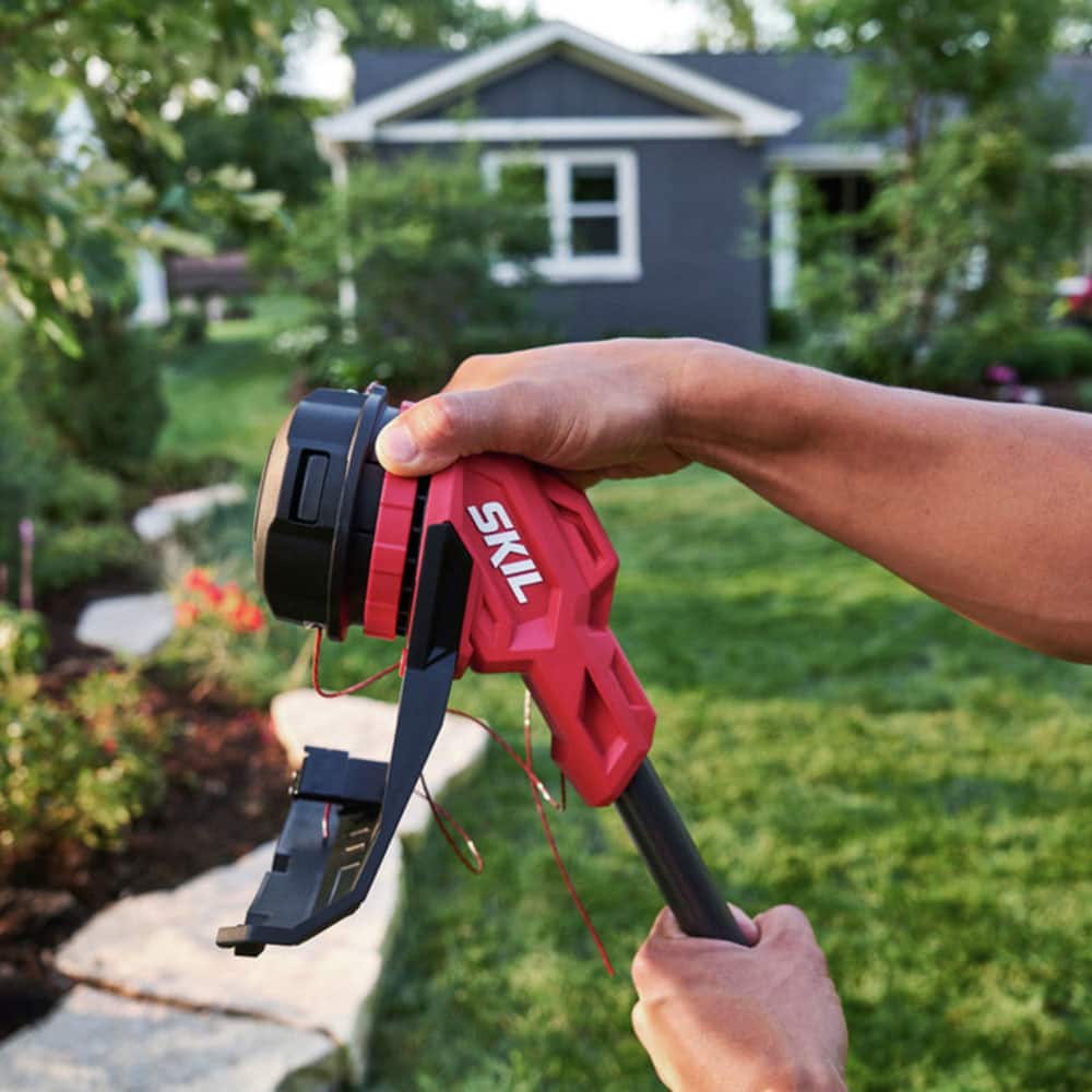 Alt View 12. Skil - 20-Volt 13-Inch Cutting Diameter Brushless Grass Trimmer and 400 CFM Leaf Blower (1 x 4.0Ah Battery and 1 x Charger) - Red/Black.