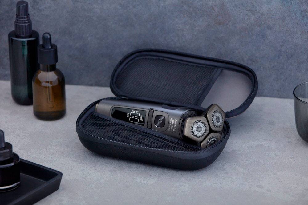 Alt View 11. Philips Norelco - 9000 Prestige Shaver with Qi Charging Pad and Premium Case - Black.