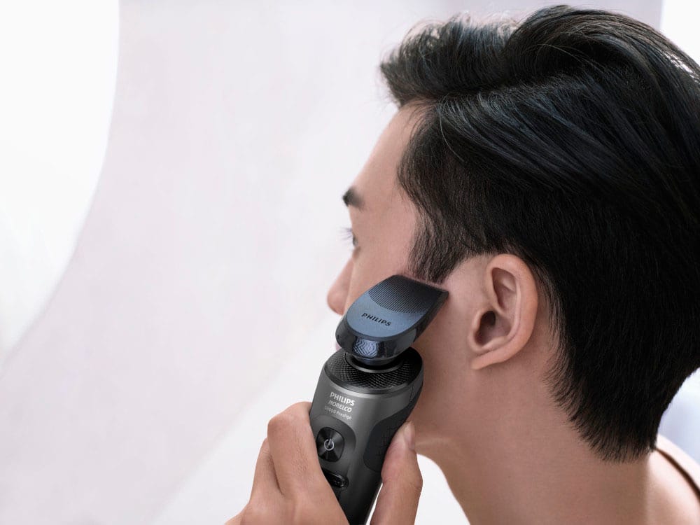 Alt View 14. Philips Norelco - 9000 Prestige Shaver with Qi Charging Pad and Premium Case - Black.