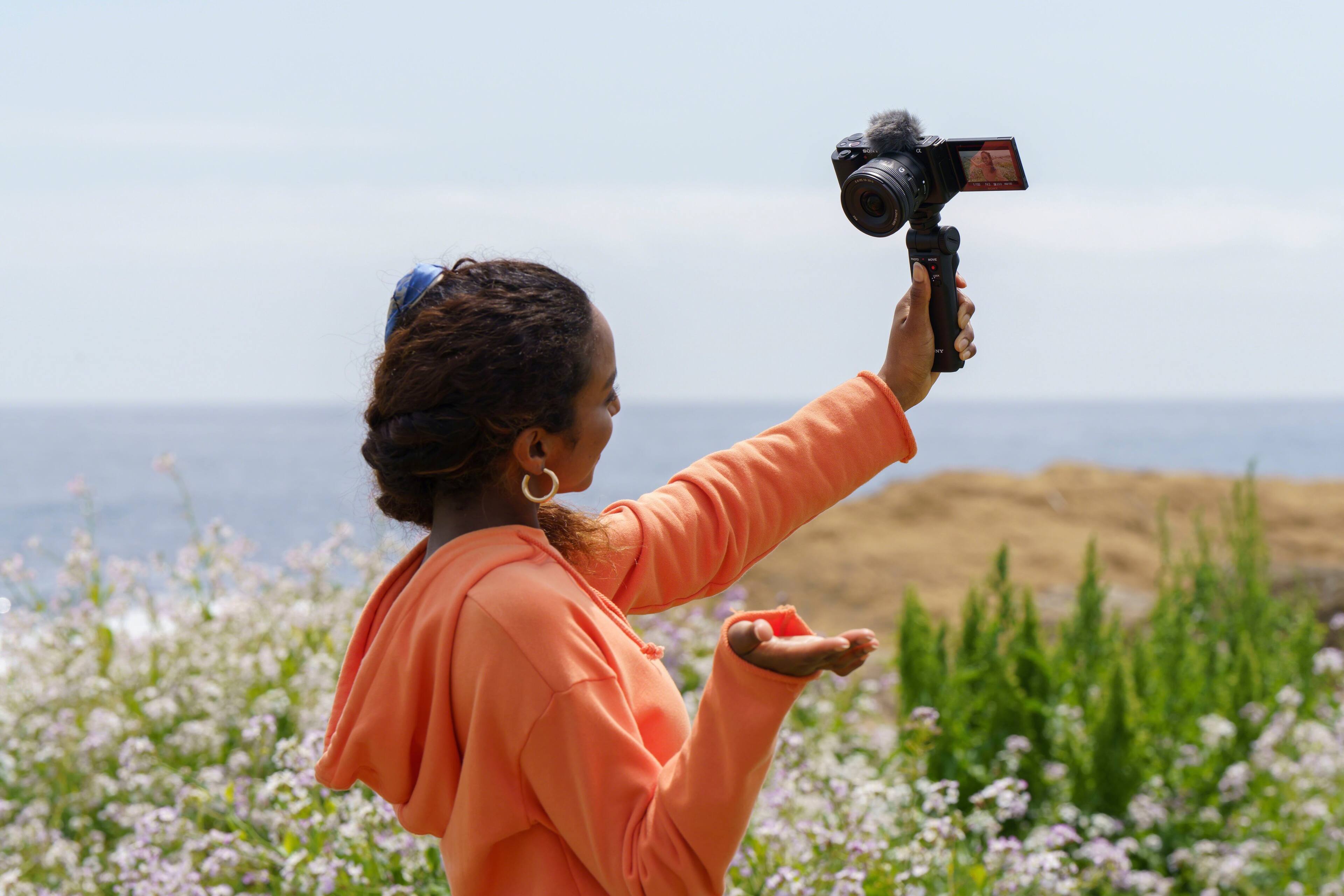 Alt View 14. Sony - E PZ 10-20mm F4 G APS-C constant aperture power zoom lens G lens - Black.