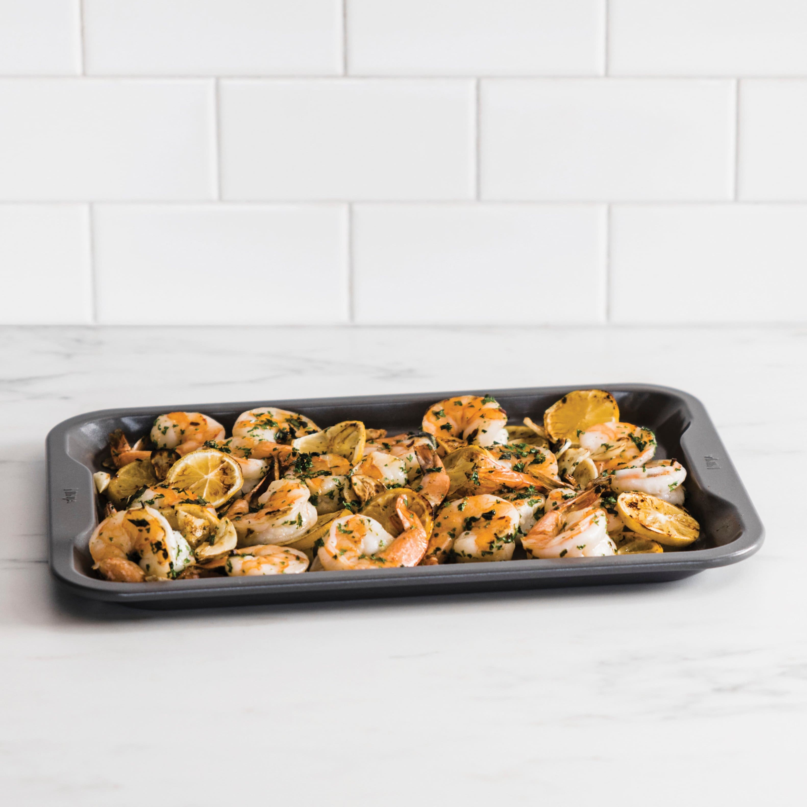 Left View: Ninja - NeverStick Premium 9” x 13” Baking Sheet - Gray