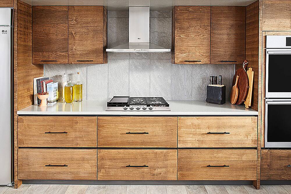 Alt View 23. LG - STUDIO 30-in Smart Built-In Gas Cooktop with 5 Burners with UltraHeat - Stainless Steel.