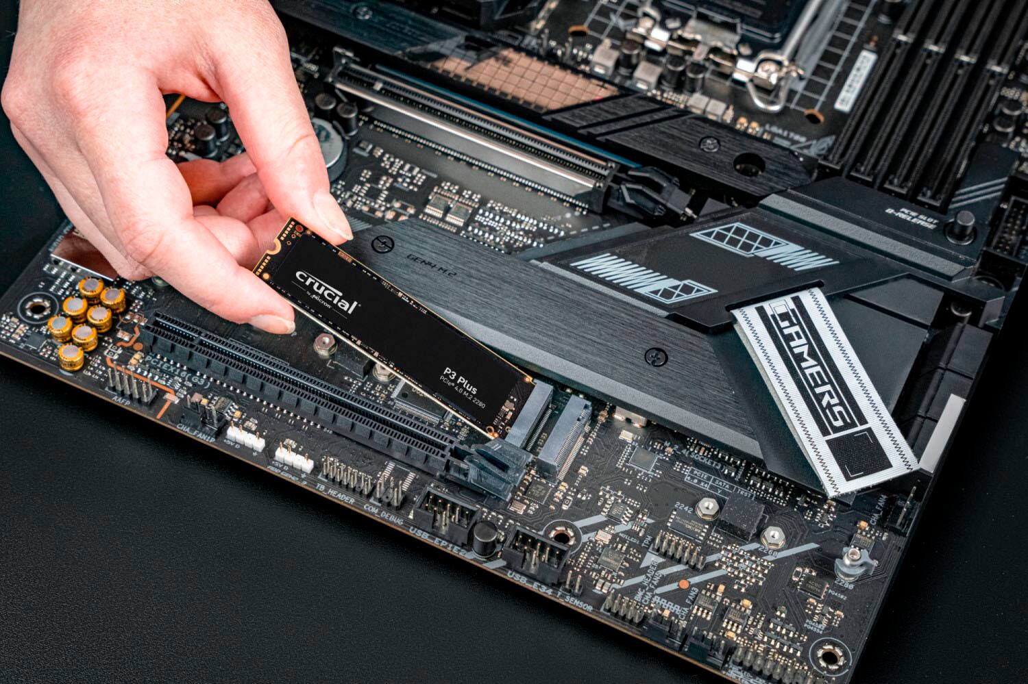Alt View 17. Crucial - P3 Plus 1TB Internal SSD PCIe Gen 4 x4  NVMe - Black.