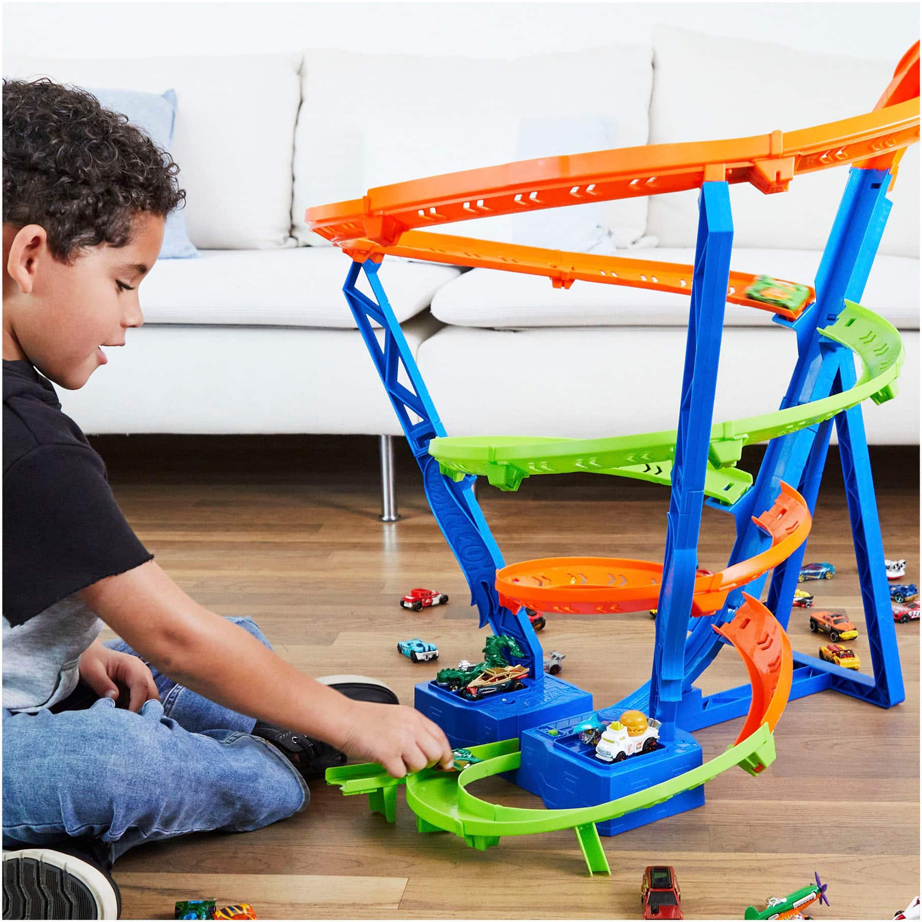 Hot Wheels Action Spiral Speed Crash Track Set, Tall Motorized Track Set  with 3 Crash Zones, Includes 1 Toy Car – StockCalifornia