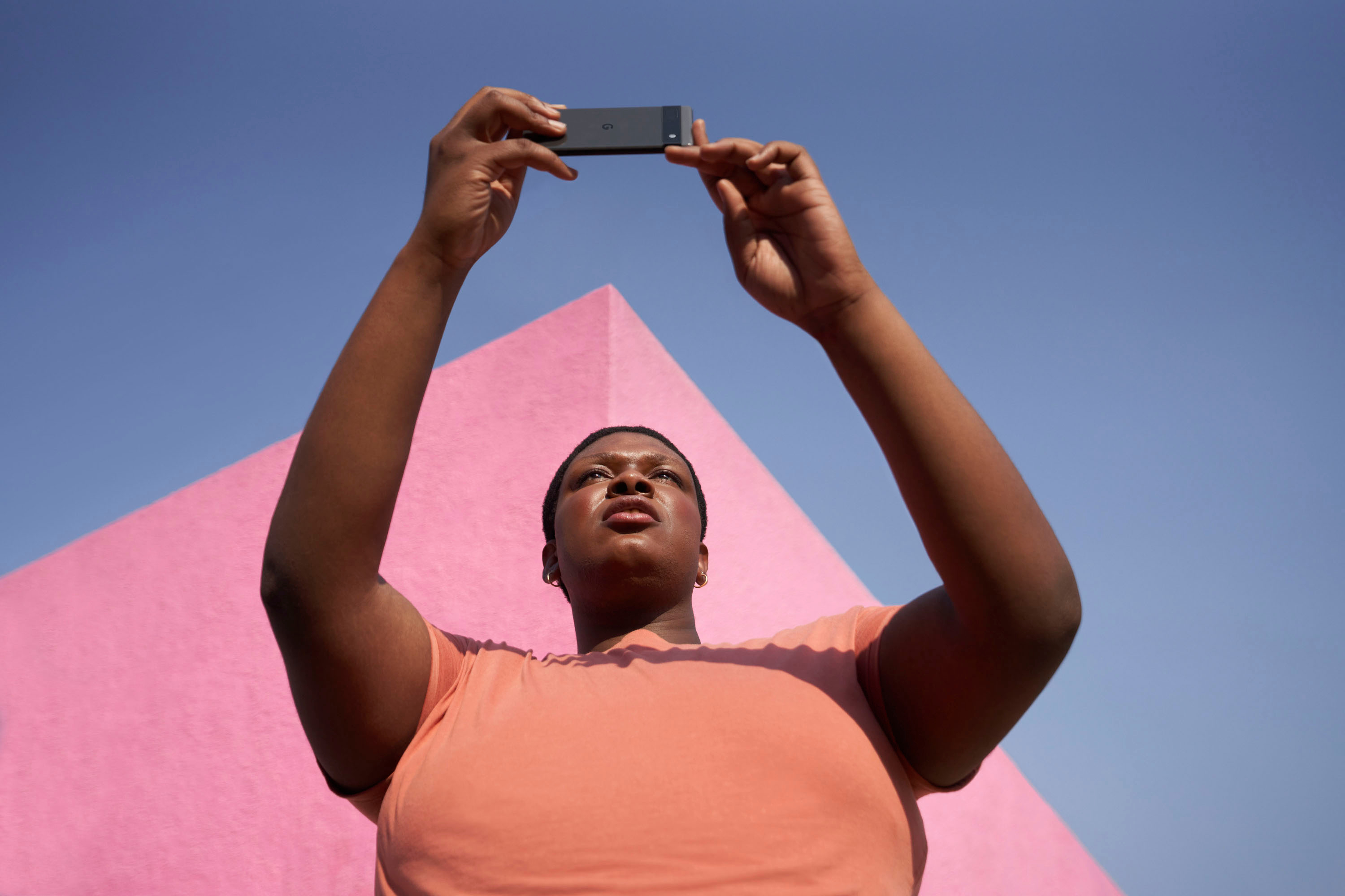 Alt View 15. Google - Geek Squad Certified Refurbished Pixel 6a 128GB (Unlocked) - Chalk.