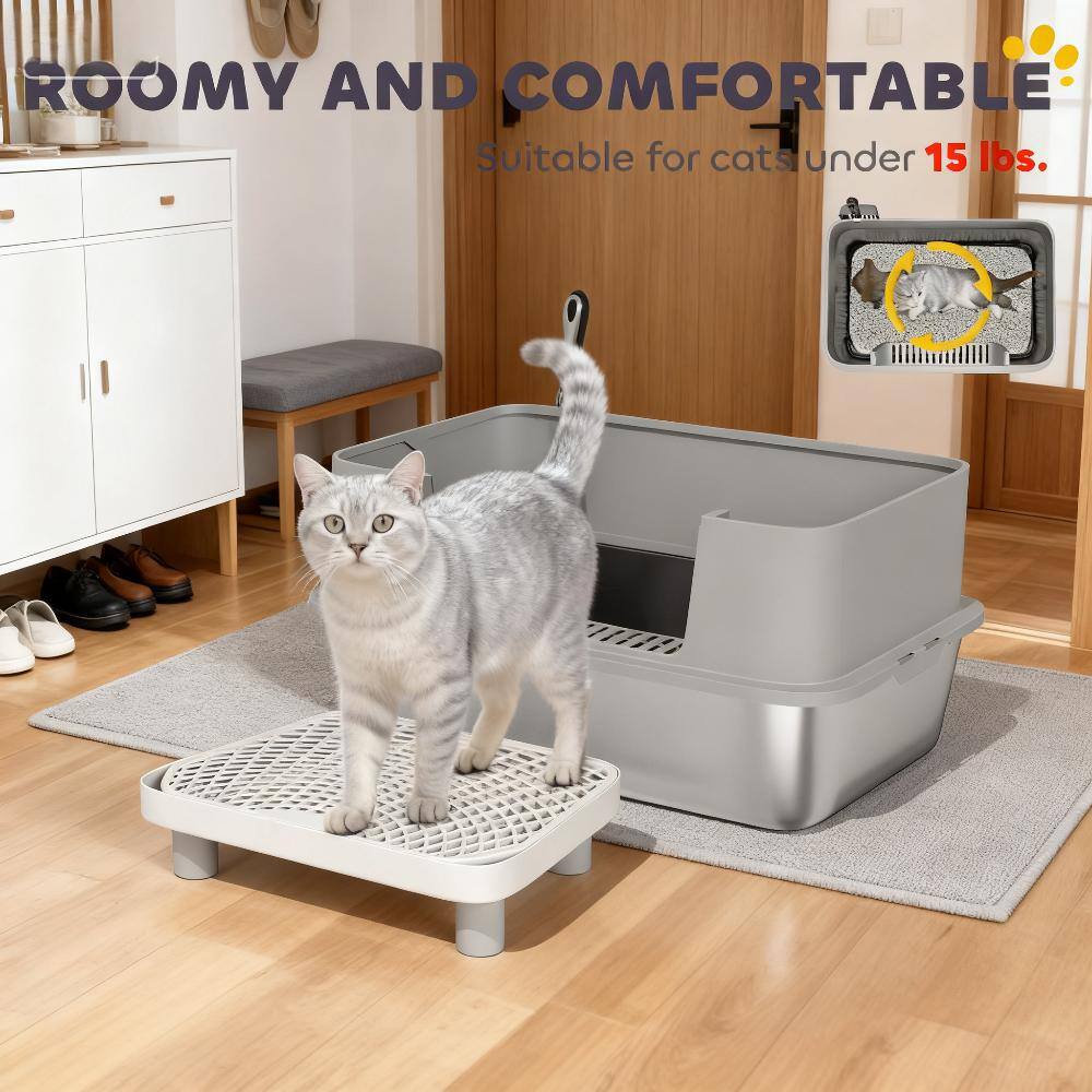 ROOMY AND COMFORTABLE  
Suitable for cats under 15 lbs.
