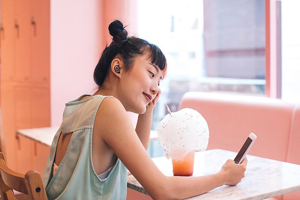 Alt View 19. JBL - Live Free 2 True Wireless Headphones - Silver.