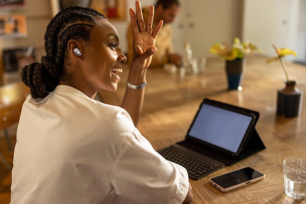 Alt View 21. JBL - Live Free 2 True Wireless Headphones - Blue.