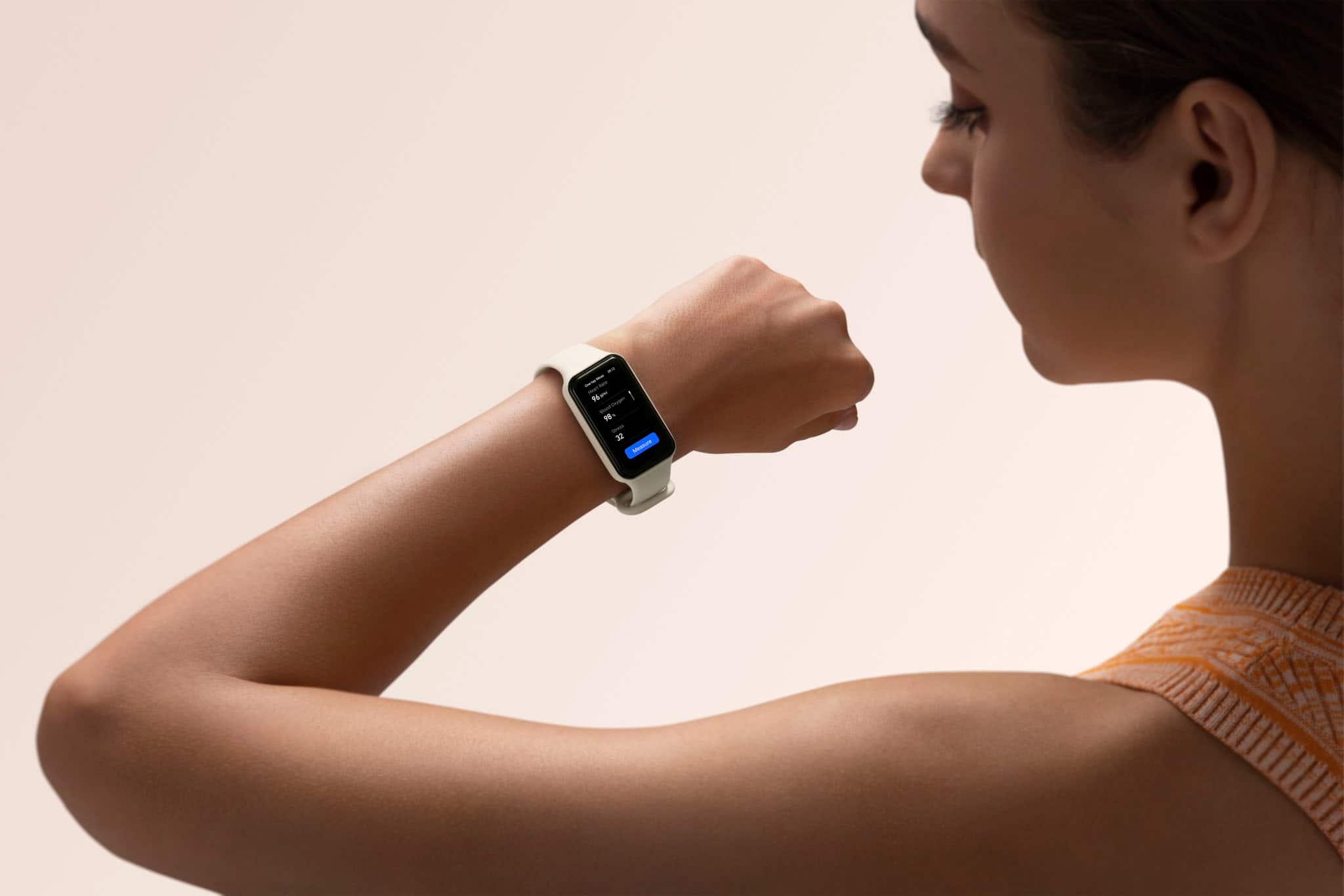 Alt View 6. Amazfit - Band 7 Activity and Fitness Tracker 37.3mm Polycarbonate - Beige.