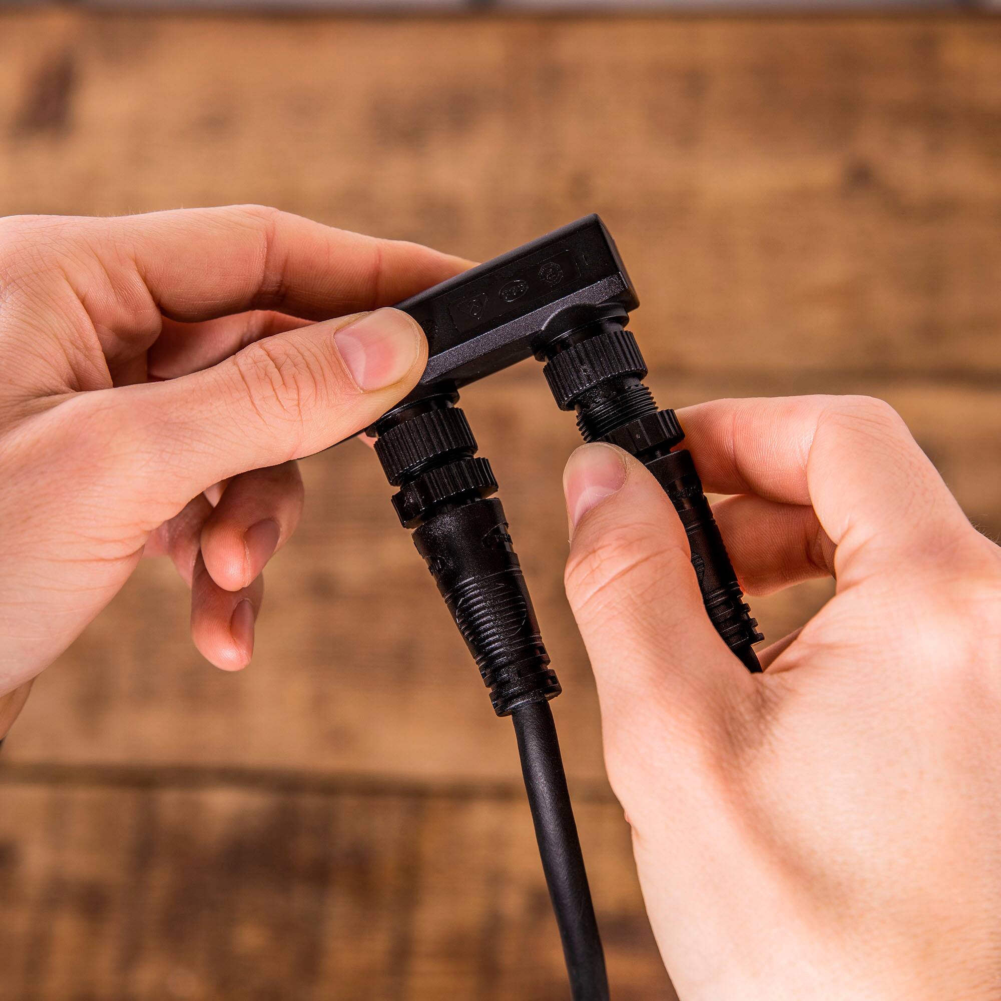 Left. Philips - Hue Outdoor 40W Power Supply - Black.