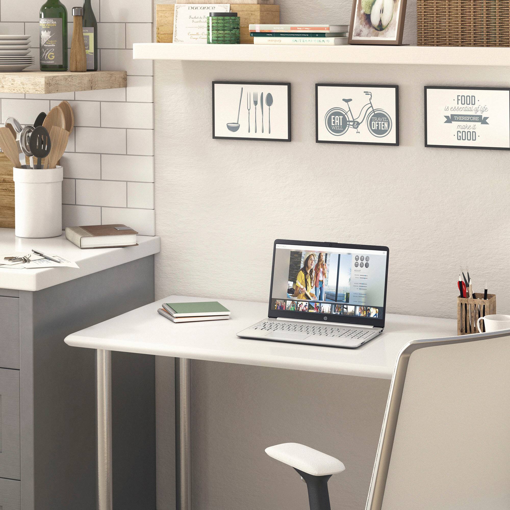 Alt View 12. HP - 15.6" Touch-Screen Laptop - Intel Core i5 - 8GB Memory - 512GB SSD - Natural Silver.