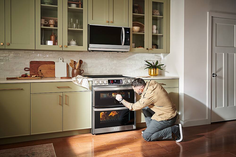 Alt View 27. LG - 7.3 Cu. Ft. Smart Slide-In Double Oven Electric True Convection Range with EasyClean and InstaView - PrintProof Stainless Steel.