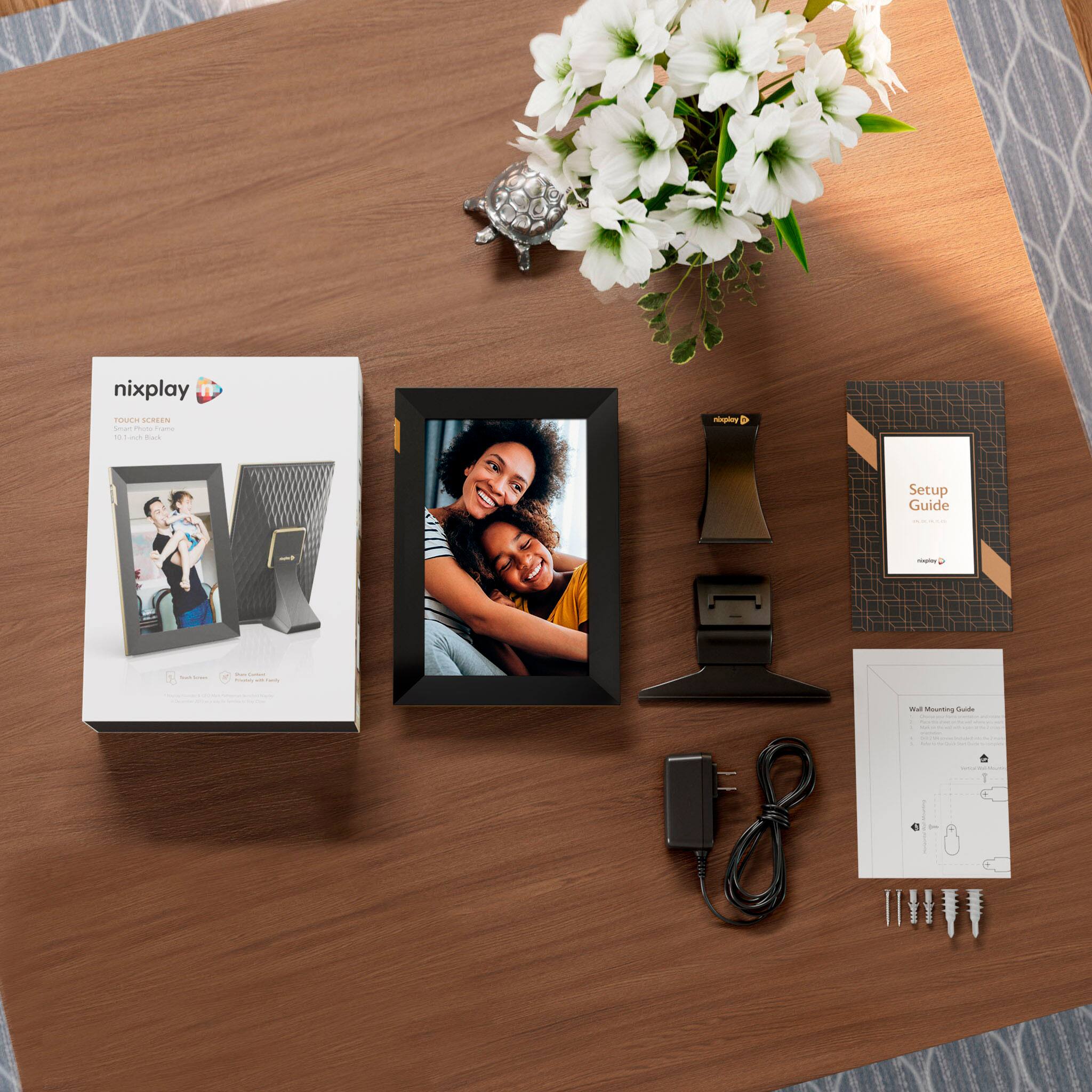 Alt View 14. Nixplay - W10K Touch 10.1-inch LCD Smart Digital Photo Frame - Black/Gold.